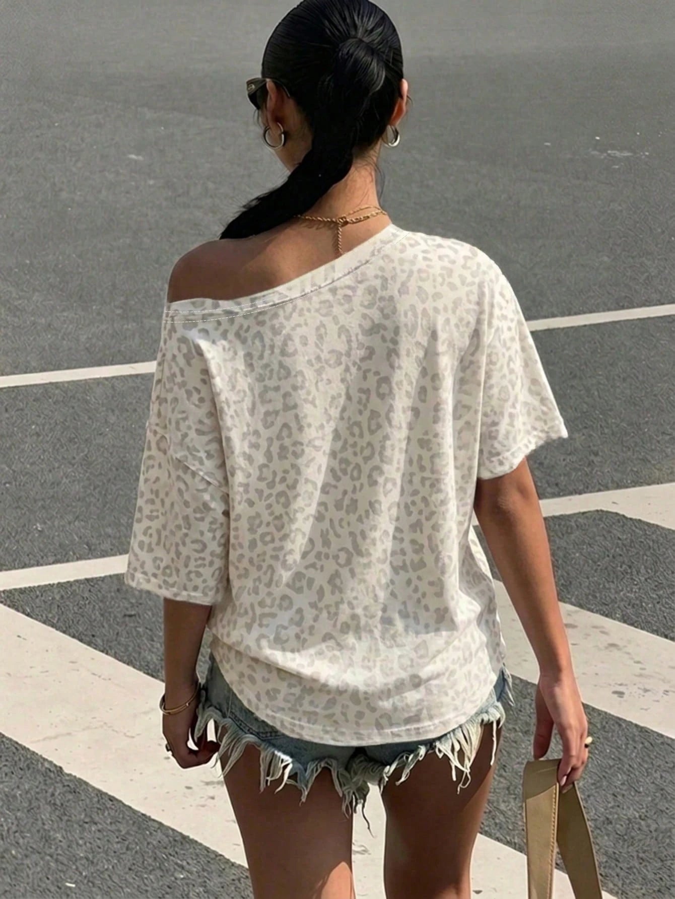 Muchica Leopard Print Women's Casual Minimalist Off-Shoulder Loose Short Sleeve T-Shirt Plus Size T-Shirt