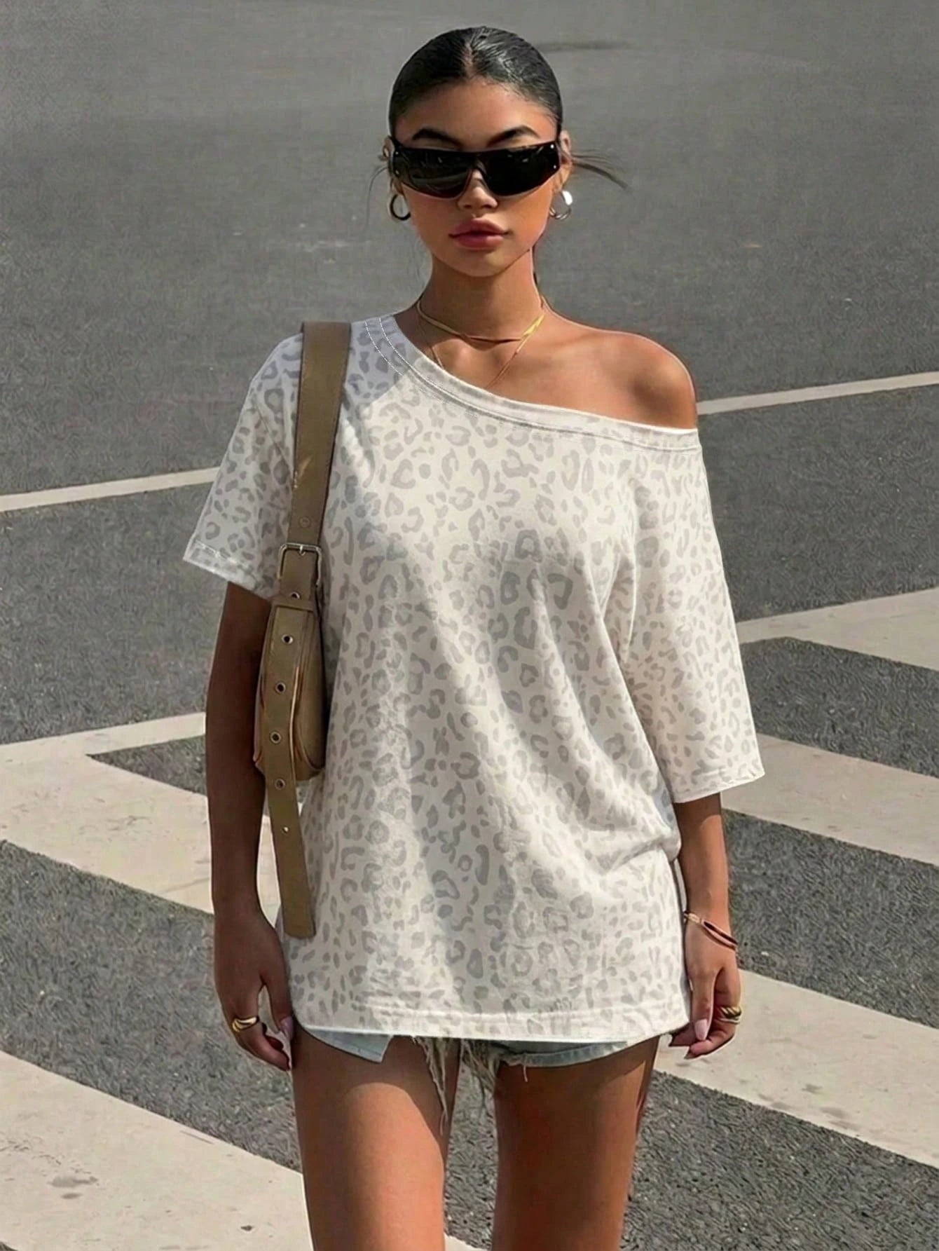 Muchica Leopard Print Women's Casual Minimalist Off-Shoulder Loose Short Sleeve T-Shirt Plus Size T-Shirt