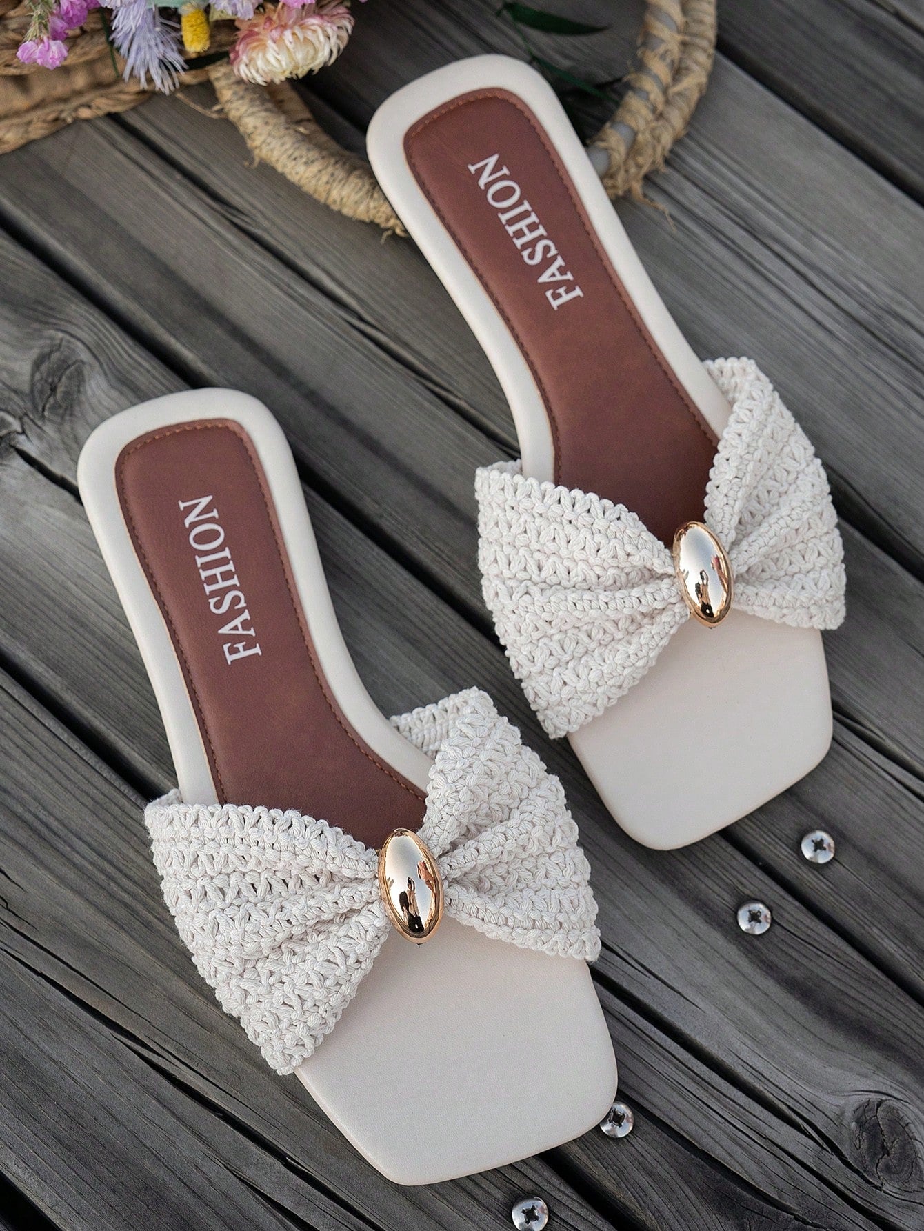New Annual Women's Sandals, Flat Square Toe Design, Fresh Bowknot, High-End Texture Gold Buckle, Slouchy Slip-On, Mix And Match, One-Piece Home Spring Summer Outdoor, Casual Vacation Style Fashion Bea