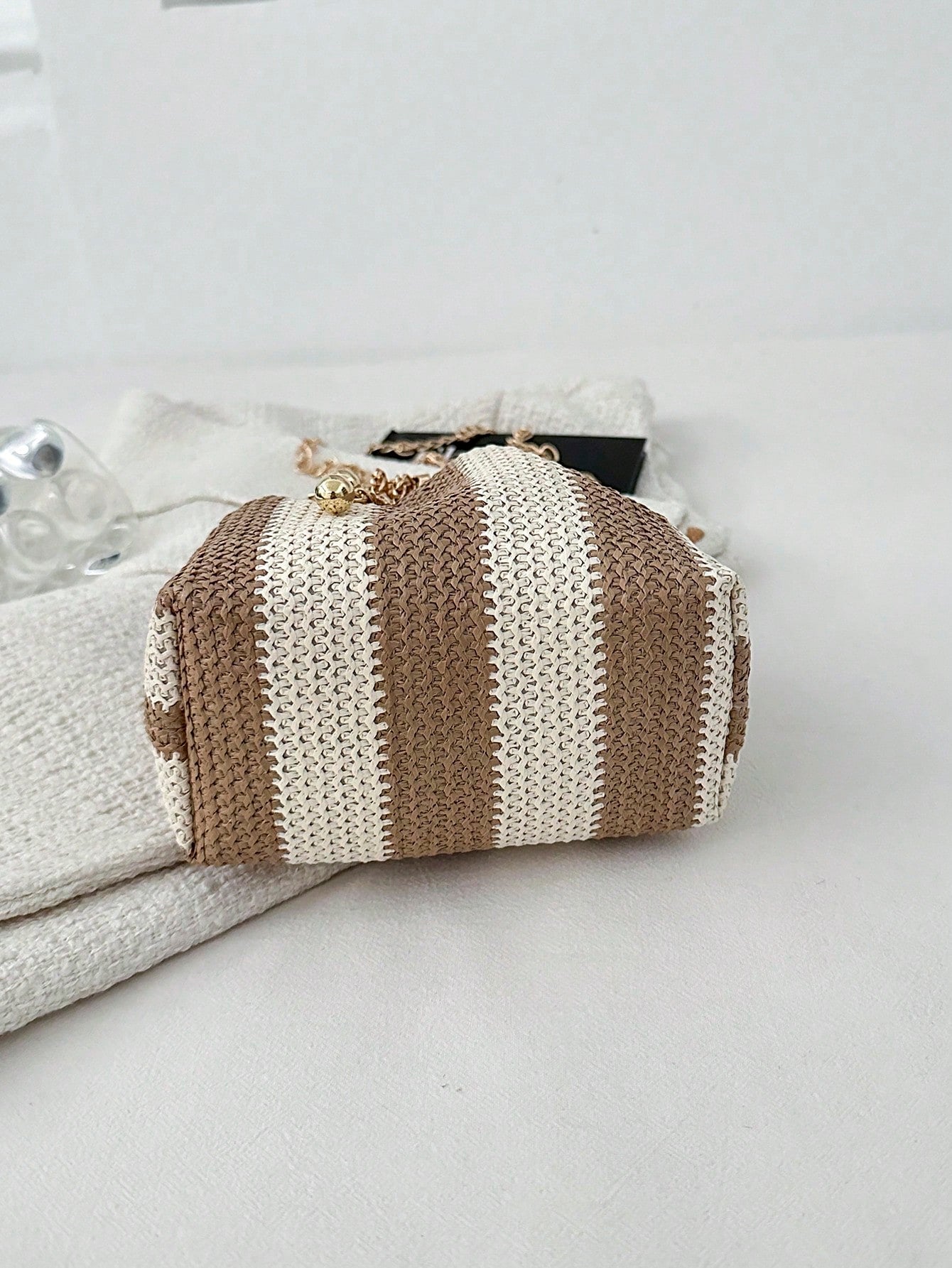 New Fashion Straw Crossbody Bag With Metal Chain, Women Lightweight Minimalist Chic Metal Lock Clasp Straw Shoulder Bag, Perfect For Beach Vacation, Travel, Shopping, And Vacation Essentials, Eye-Catc