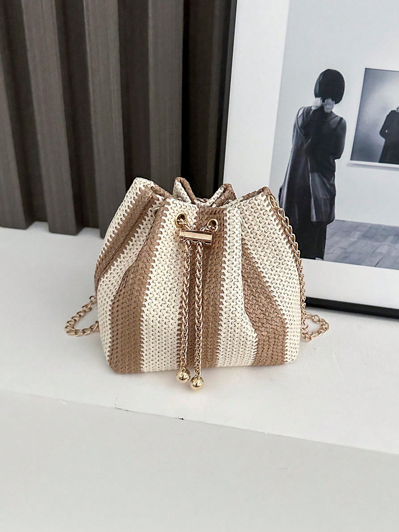 New Fashion Straw Crossbody Bag With Metal Chain, Women Lightweight Minimalist Chic Metal Lock Clasp Straw Shoulder Bag, Perfect For Beach Vacation, Travel, Shopping, And Vacation Essentials, Eye-Catc