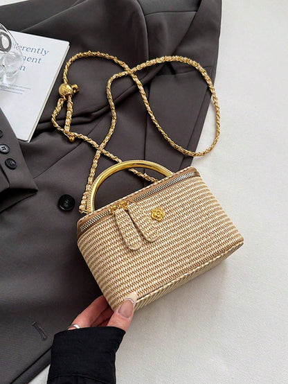 New Minimalist Woven Straw Lunch Box Bag With Chain Strap. Versatile As Shoulder & Crossbody Purse, Ideal For Beach & Vacation, Popular Holiday Pick.
