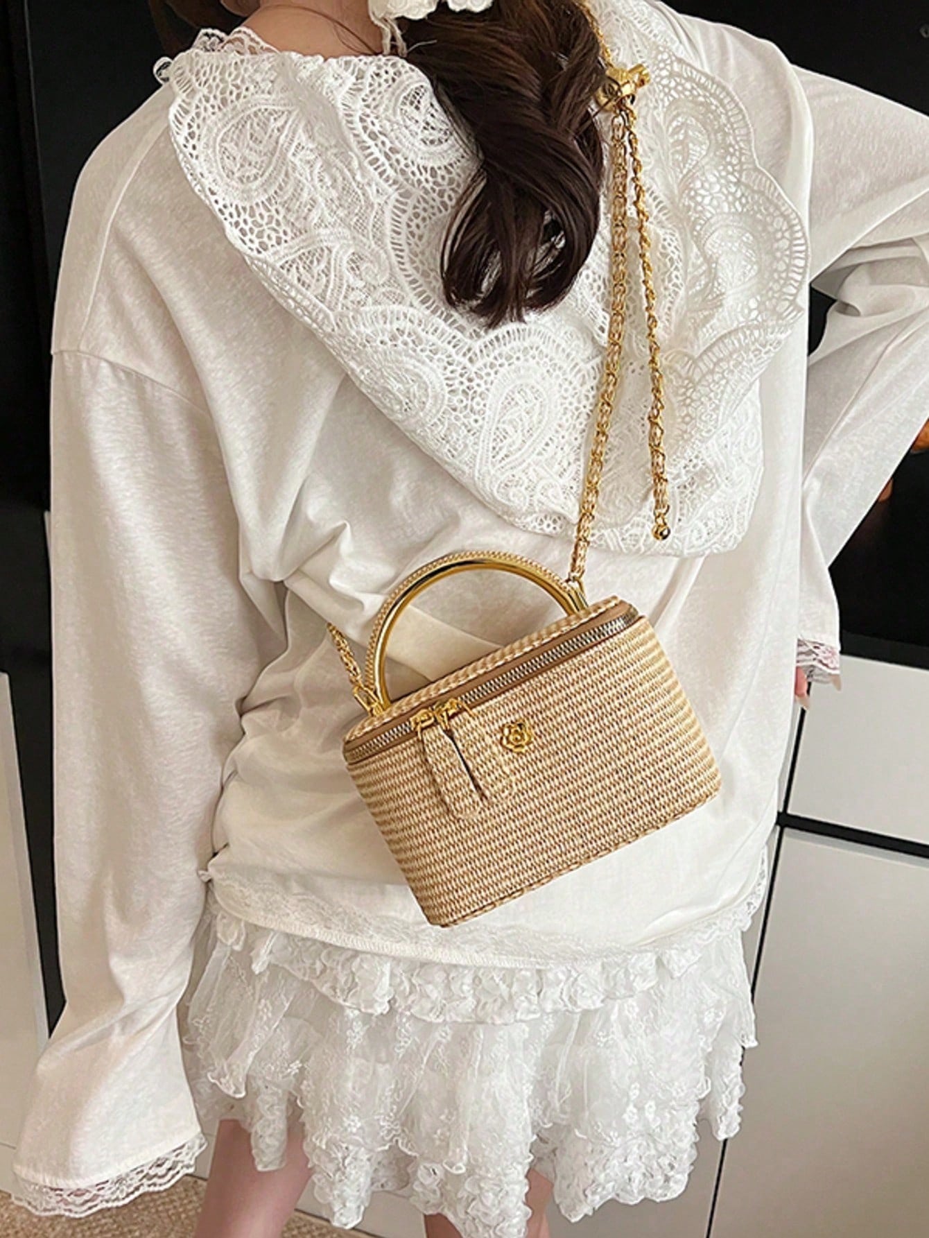New Minimalist Woven Straw Lunch Box Bag With Chain Strap. Versatile As Shoulder & Crossbody Purse, Ideal For Beach & Vacation, Popular Holiday Pick.