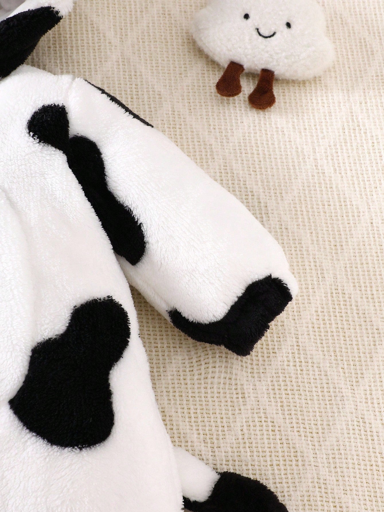Newborn Cow Shaped Outfit, Cute 3D Embroidered Hat, Plush Long Sleeve Jumpsuit With Long Pants, Baby Clothing Set