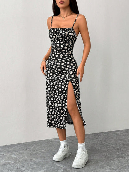 PETITE Women's Slim Fit Side Slit Spaghetti Strap Dress With Ditsy Floral Pattern,Summer Dresses For Women,Petite Women Vacation Black Floral Sexy