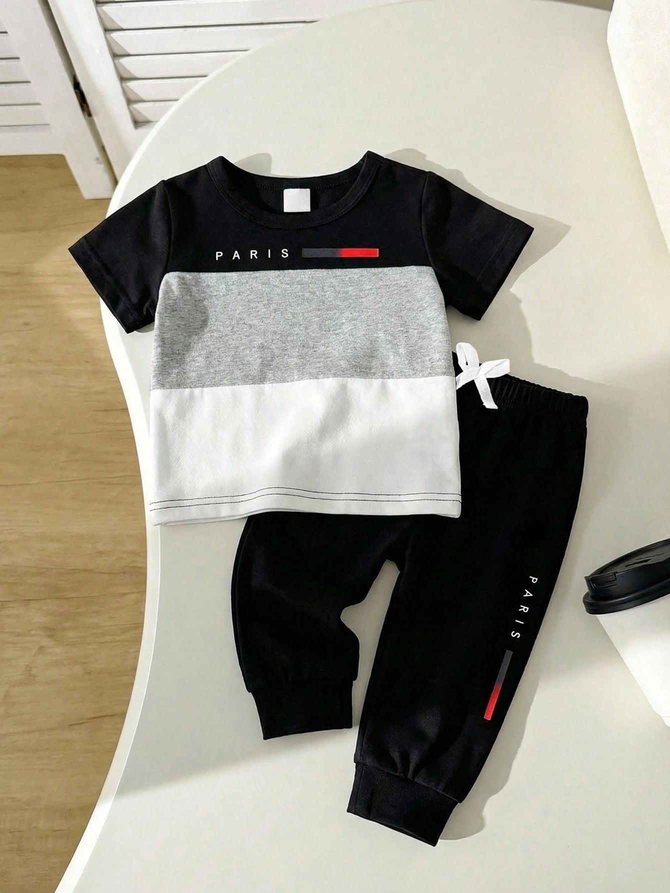 Playful Pals 2pcs/Set Infant Toddler 0-3Y Baby Boy Clothes Black And White Contrast Color Letter Print T-Shirt & Elastic Waist Pants Autumn Casual City Break Suit