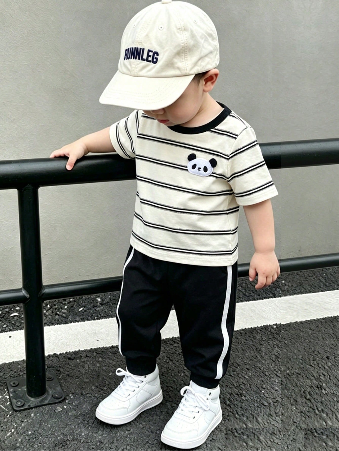 Playful Pals 2pcs/Set Infant Toddler 0-3Y Baby Boy Clothes Black And White Contrast Color Letter Print T-Shirt & Elastic Waist Pants Autumn Casual City Break Suit