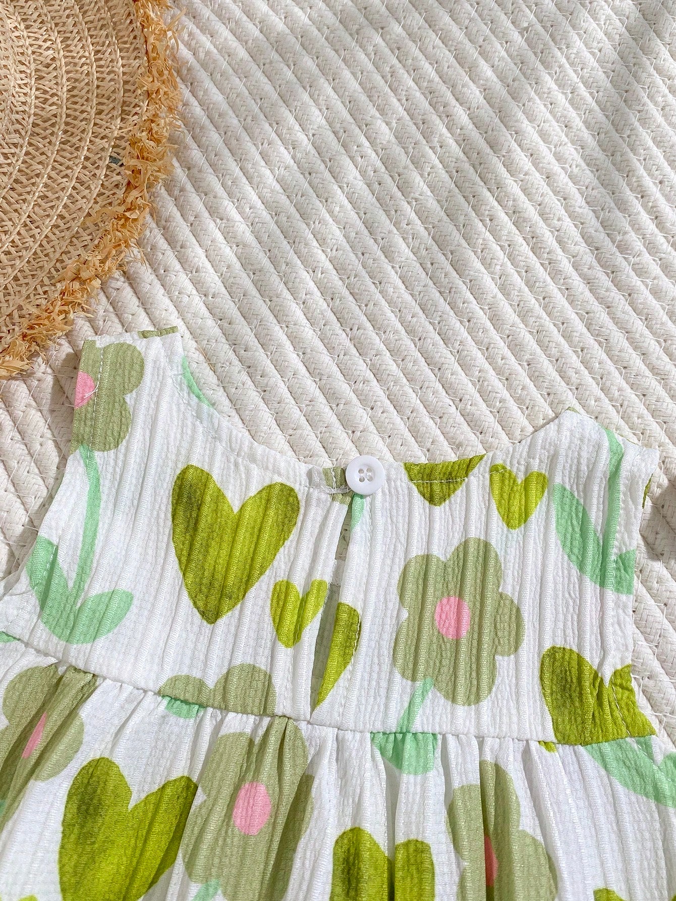 Playful Pals Babygirl A Two Pieces Summer Round-Neck Sleeveless Top And Red Shorts Set. Fresh Red And White Color Contrast, Woven Fabric, Loose Fit. The Style Is Sweet, Elegant And Pastoral, Wit