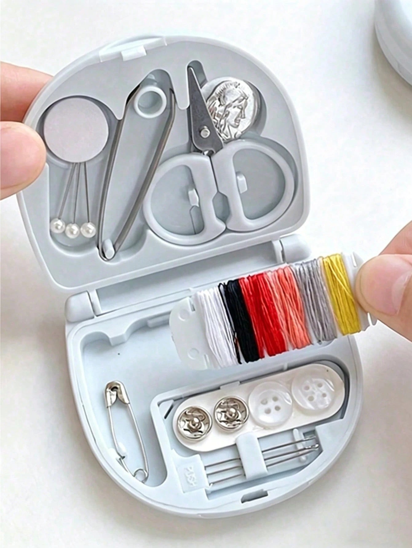 Portable Mini Sewing Box Small Sewing Kit Multi-Function Sewing Tool Set- Perfect Gift For Beginner Sewers: Sewing Kit- Foldable, DIY Sewing Supplies And Accessories, Designed For Travelers And Emer