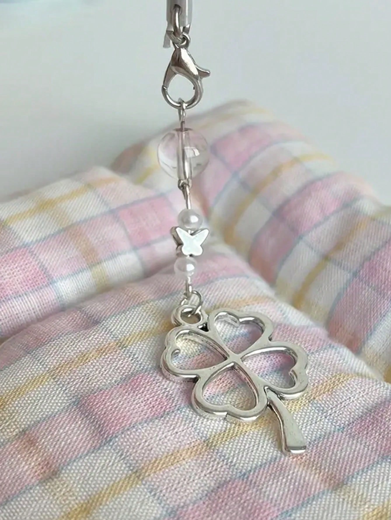 Pretty Girl's Handmade Beaded Four-Leaf Clover And Butterfly Bag Charm Phone Keychain Gifts For Mother, Family, Friends, Birthday, Holiday Phone Charm, Phone Chain