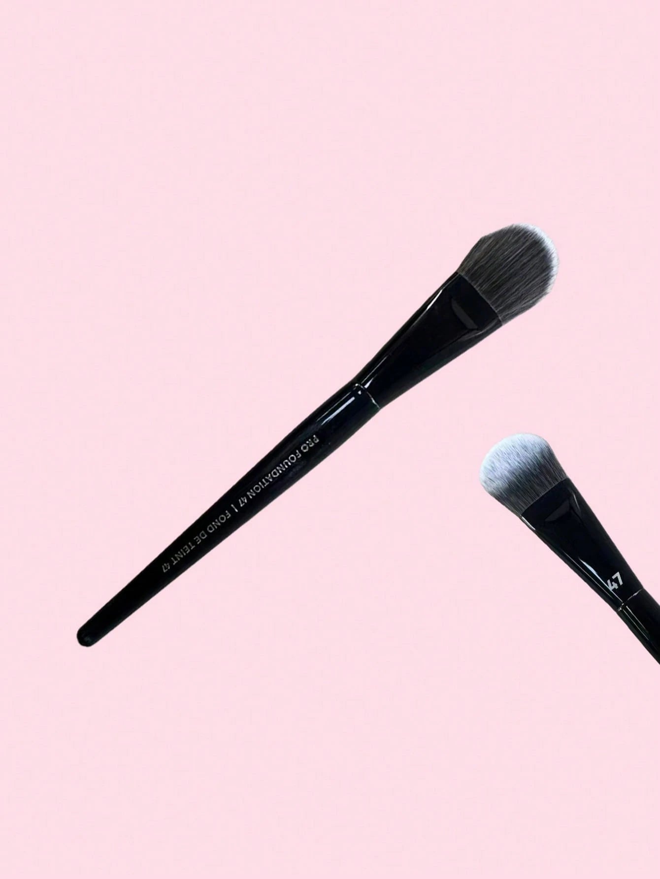 Pro 47 Foundation Brush Broom Powder & Shadow Brush Liquid/Cream & Blush Mix Angled Professional Makeup Brush Makeup Tools, 1pc