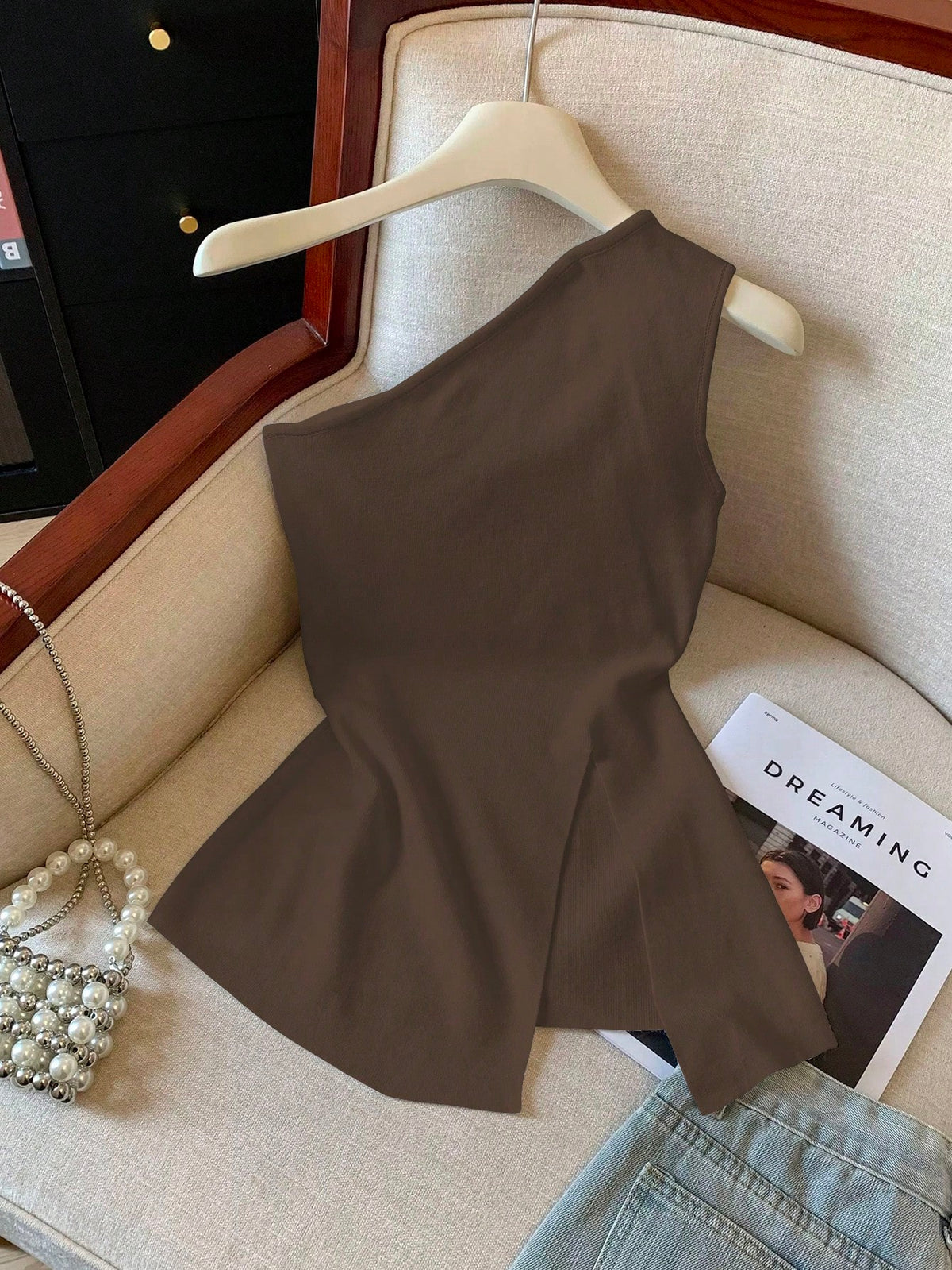 Qadelle Women's Solid Color Side Slit Hem Sleeveless Fashion Top
