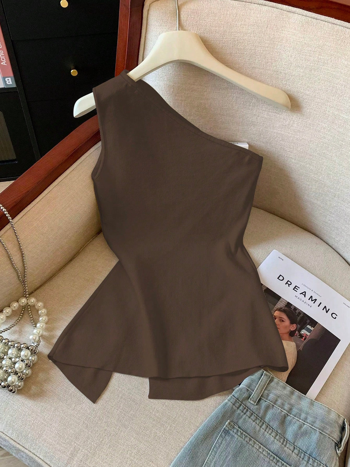 Qadelle Women's Solid Color Side Slit Hem Sleeveless Fashion Top
