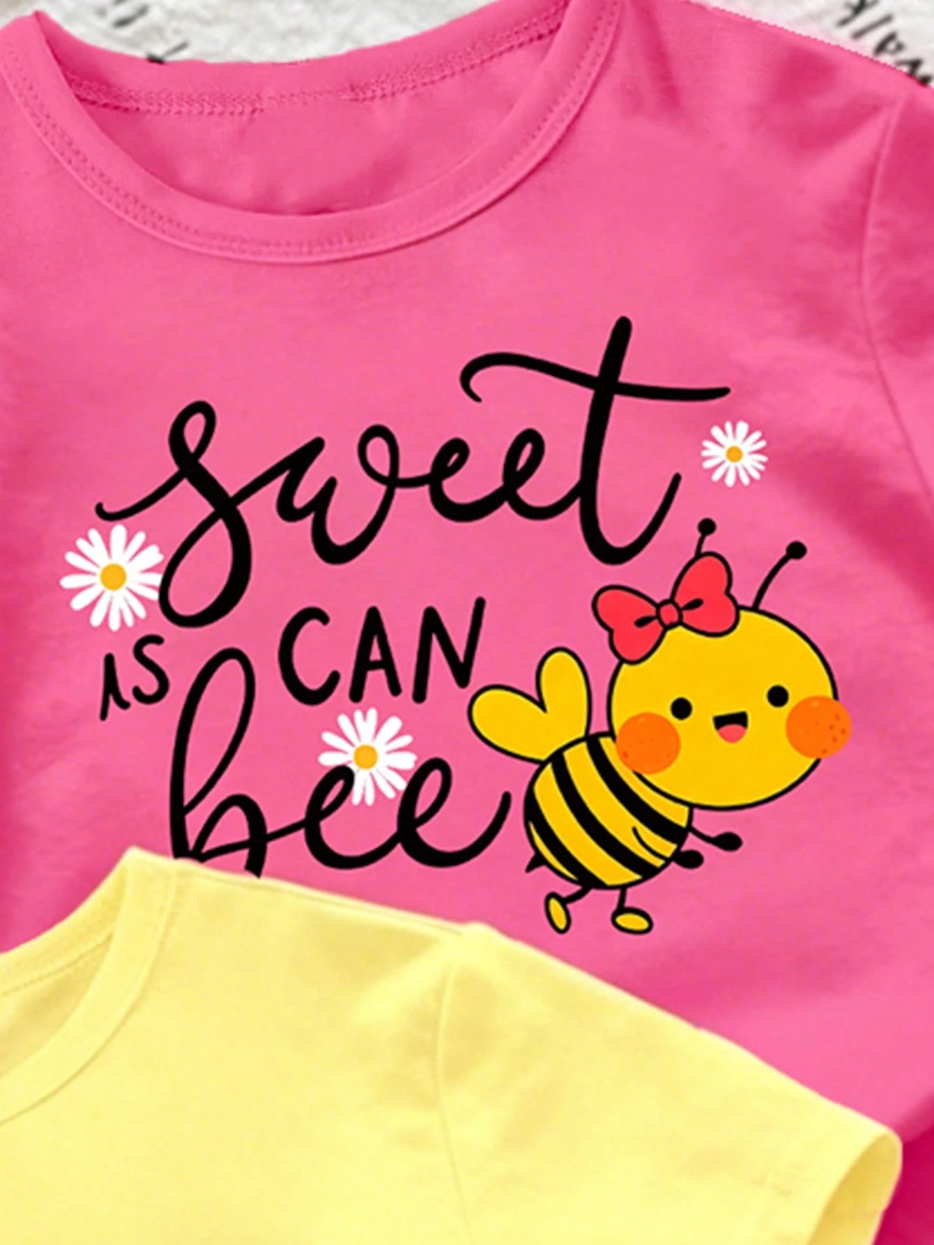 (Random 3 Sets, Send 1 Set) Spring Summer Autumn Baby & Toddler Girls Fashion Creative Minimalist Colorful Floral Bee & Letter Print Basic Short Sleeve T-Shirt, Comfortable Daily Wear