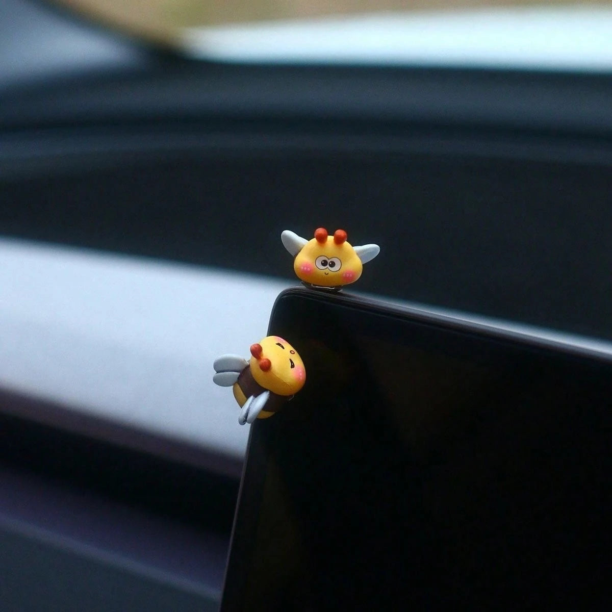 Random Style Cute Little Bee Car Decor, Healing Style Dashboard Decor, Adorable Desktop Decor, Car Accessories, Car Decoration, Home Decor, Office Desk Accessories, Car Supplies, Gift