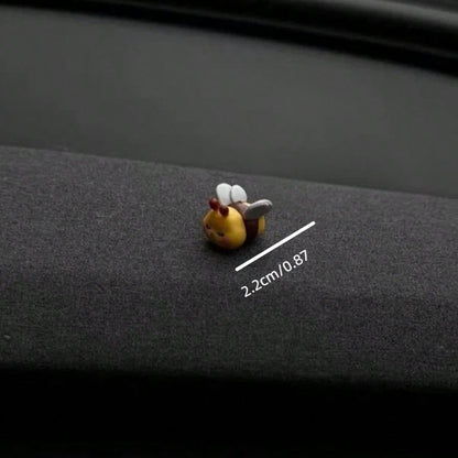 Random Style Cute Little Bee Car Decor, Healing Style Dashboard Decor, Adorable Desktop Decor, Car Accessories, Car Decoration, Home Decor, Office Desk Accessories, Car Supplies, Gift
