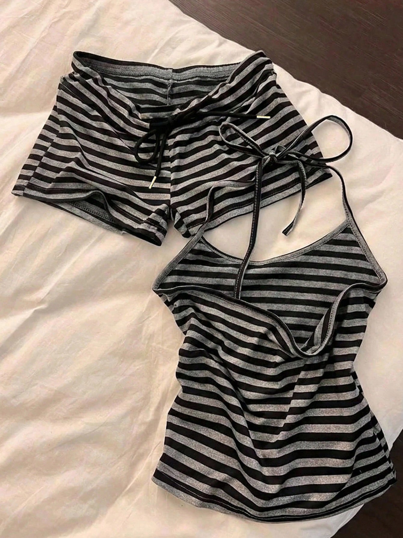 Resyla New Striped Tie Spaghetti Strap Crop Top And Shorts 2 Pieces Set, Casual Sexy Slim Fit