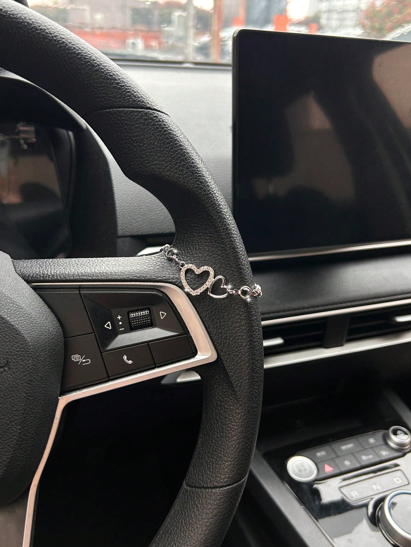 Rhinestone Heart Shaped Car Pendant, Steering Wheel Decor, Shiny Crystal Heart Charm, Minimalist & Fashionable Car Accessories For Women
