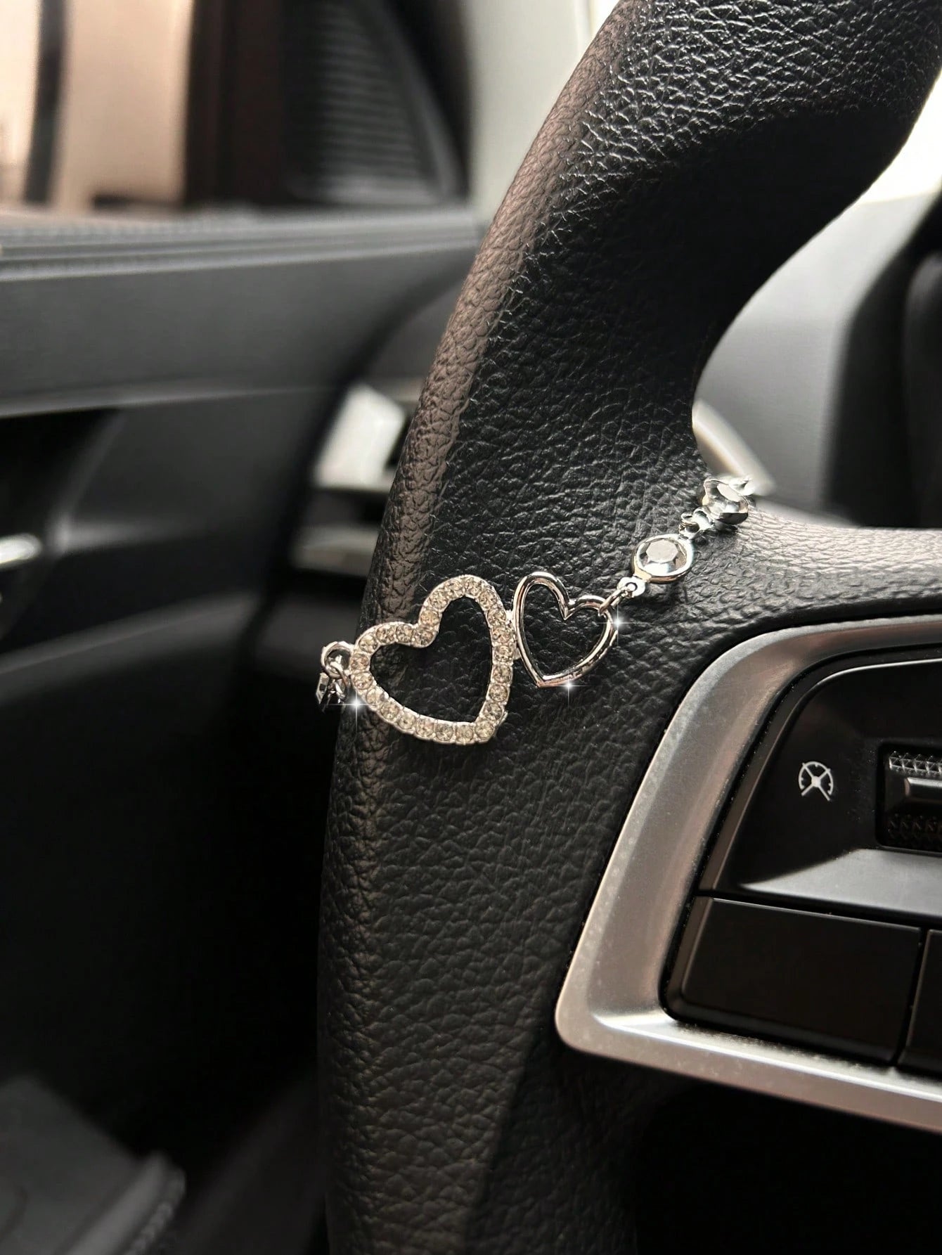 Rhinestone Heart Shaped Car Pendant, Steering Wheel Decor, Shiny Crystal Heart Charm, Minimalist & Fashionable Car Accessories For Women