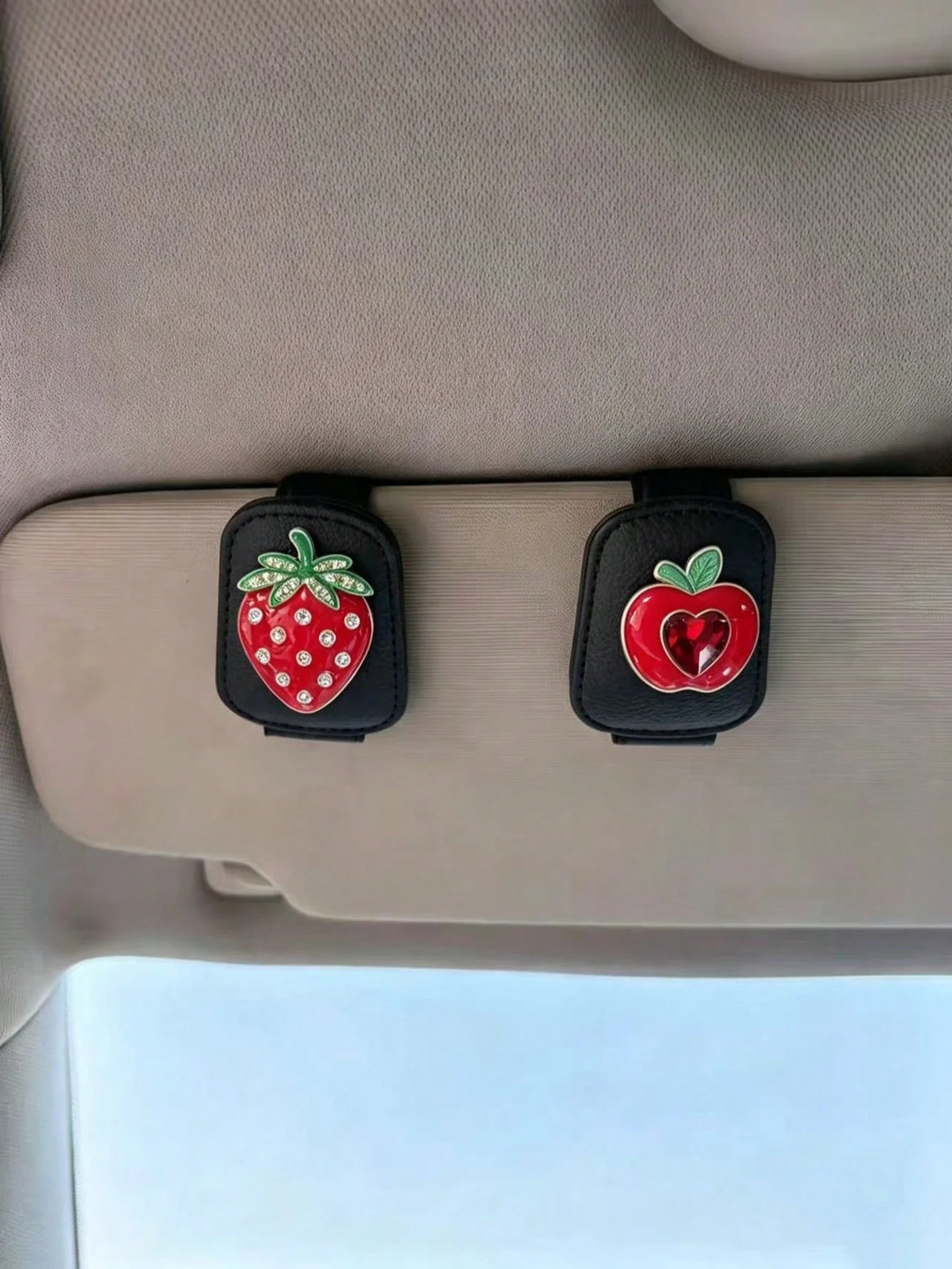 Rhinestone Strawberry Red Apple Leather Car Visor Glasses Clip, Universal Car Sun Visor Fashion Glasses Parking Ticket Multi-Function Storage Holder