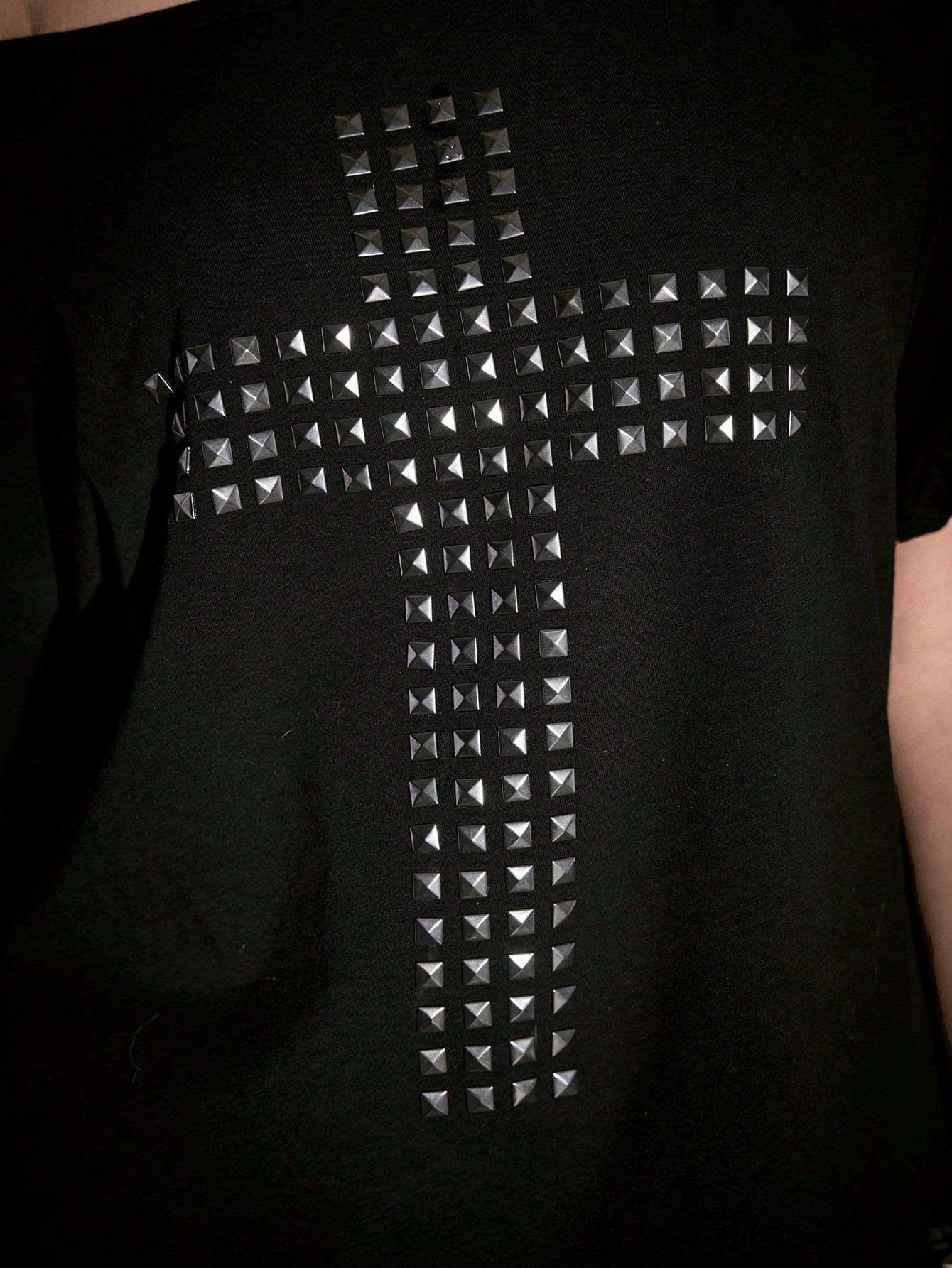 ROMWE Grunge Punk Spring/Summer Y2K Punk Cross Rivet Design Laser Cut Loose Plus Size Women T-Shirt, Solid Color Versatile