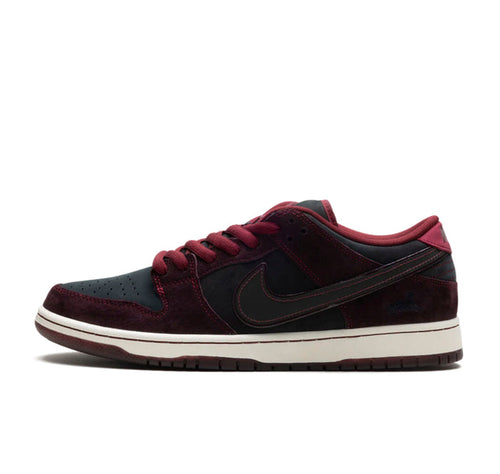 Nike SB Dunk Low Riot Skateshop