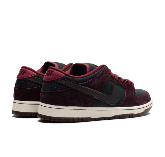 Nike SB Dunk Low Riot Skateshop