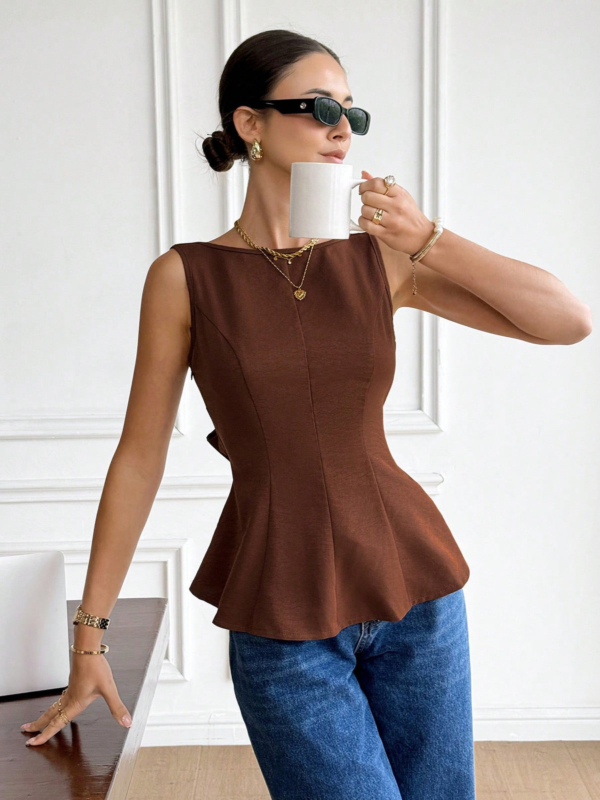 Serisse Women's Elegant Romantic Coffee Brown Linen Boat Neck Backless Bow Decor Ruffle Hem Sleeveless Blouse Summer Boho Brunch Vacation Date Night Top Diner