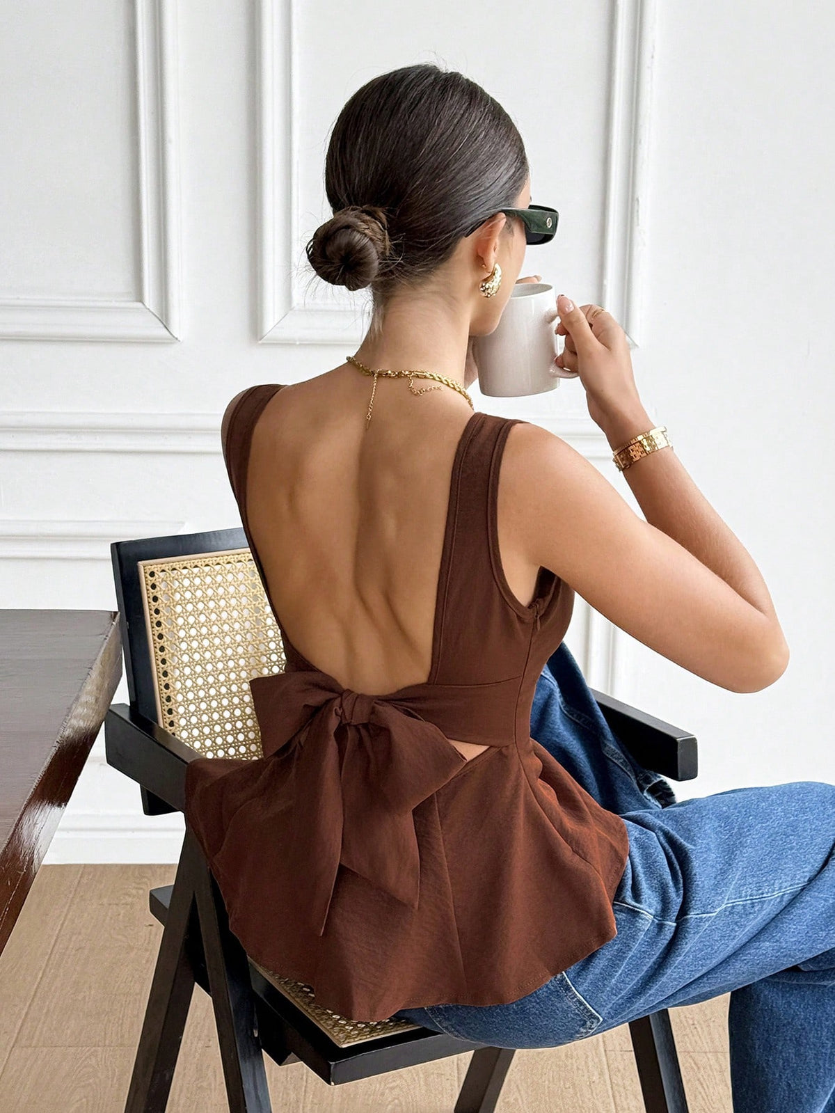 Serisse Women's Elegant Romantic Coffee Brown Linen Boat Neck Backless Bow Decor Ruffle Hem Sleeveless Blouse Summer Boho Brunch Vacation Date Night Top Diner