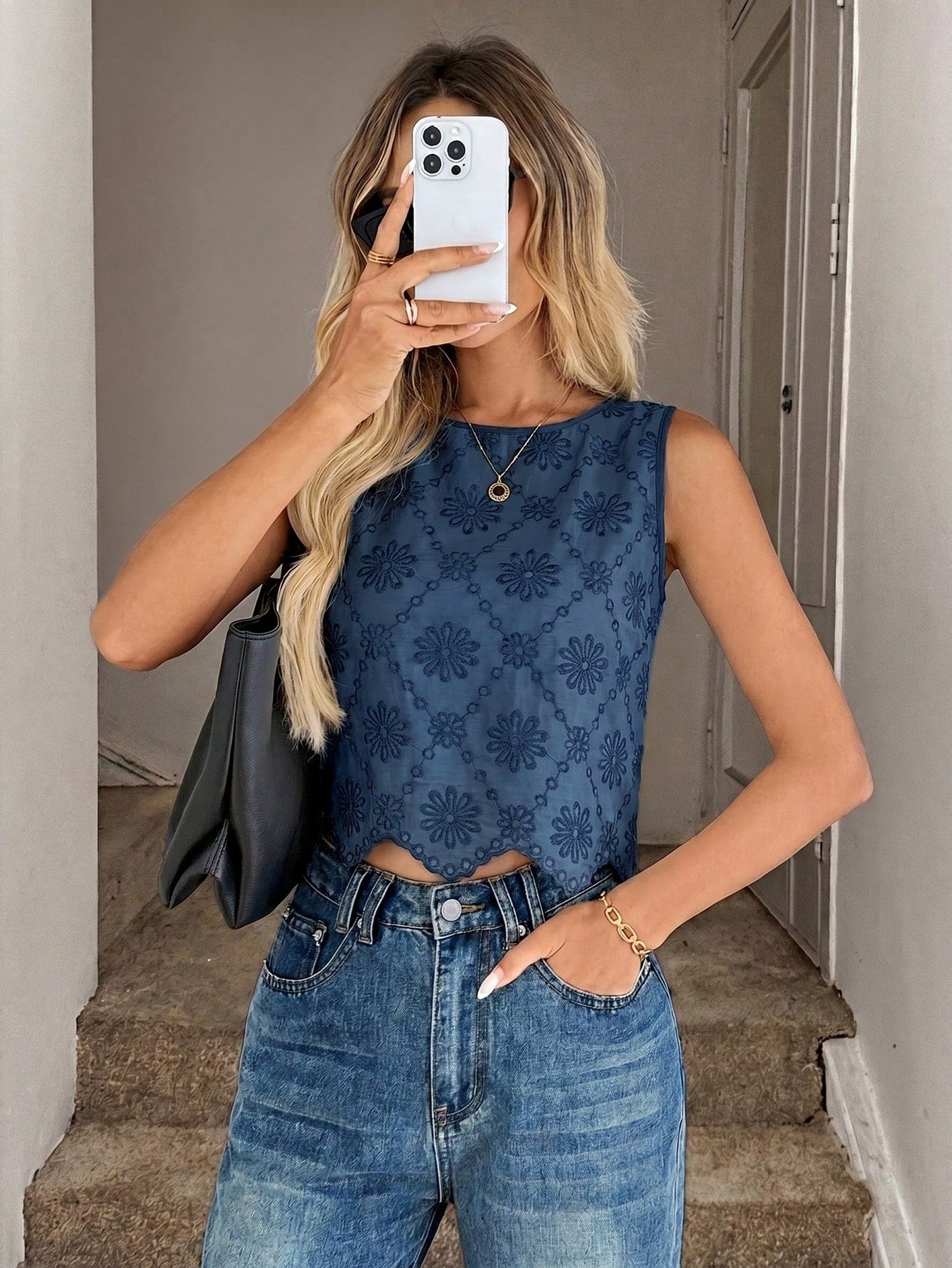 SHEIN LUNE Women's Casual Embroidered Round Neck Cropped Sleeveless Shirt For Vacation,Summer Top