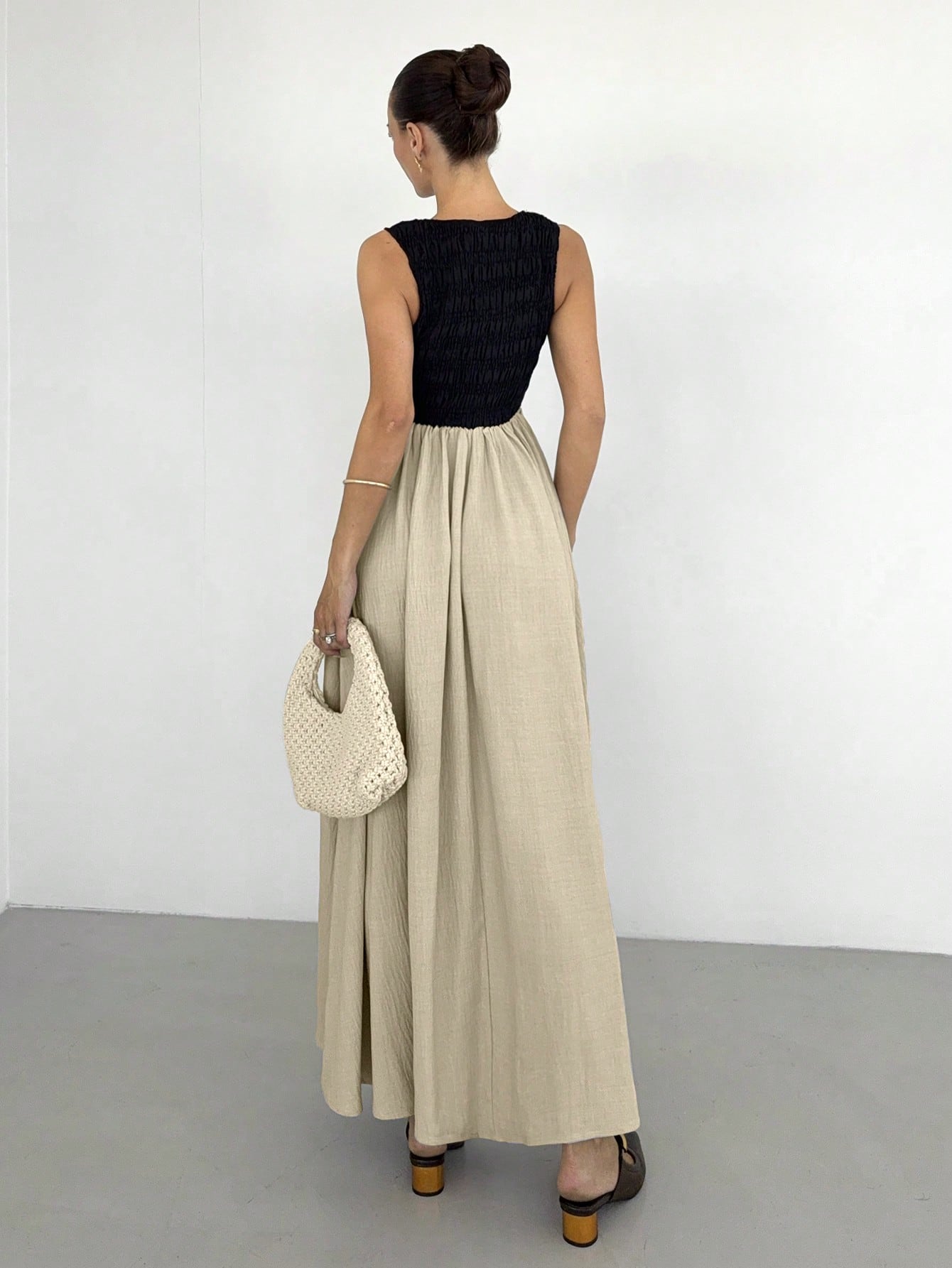 Siren Gaze Summer Elegant Sexy Tropical Jamaican Maxi Dress For Women, Sleeveless Round Neck Smocked Top Flowy Long Dress, Black And Beige Outfits