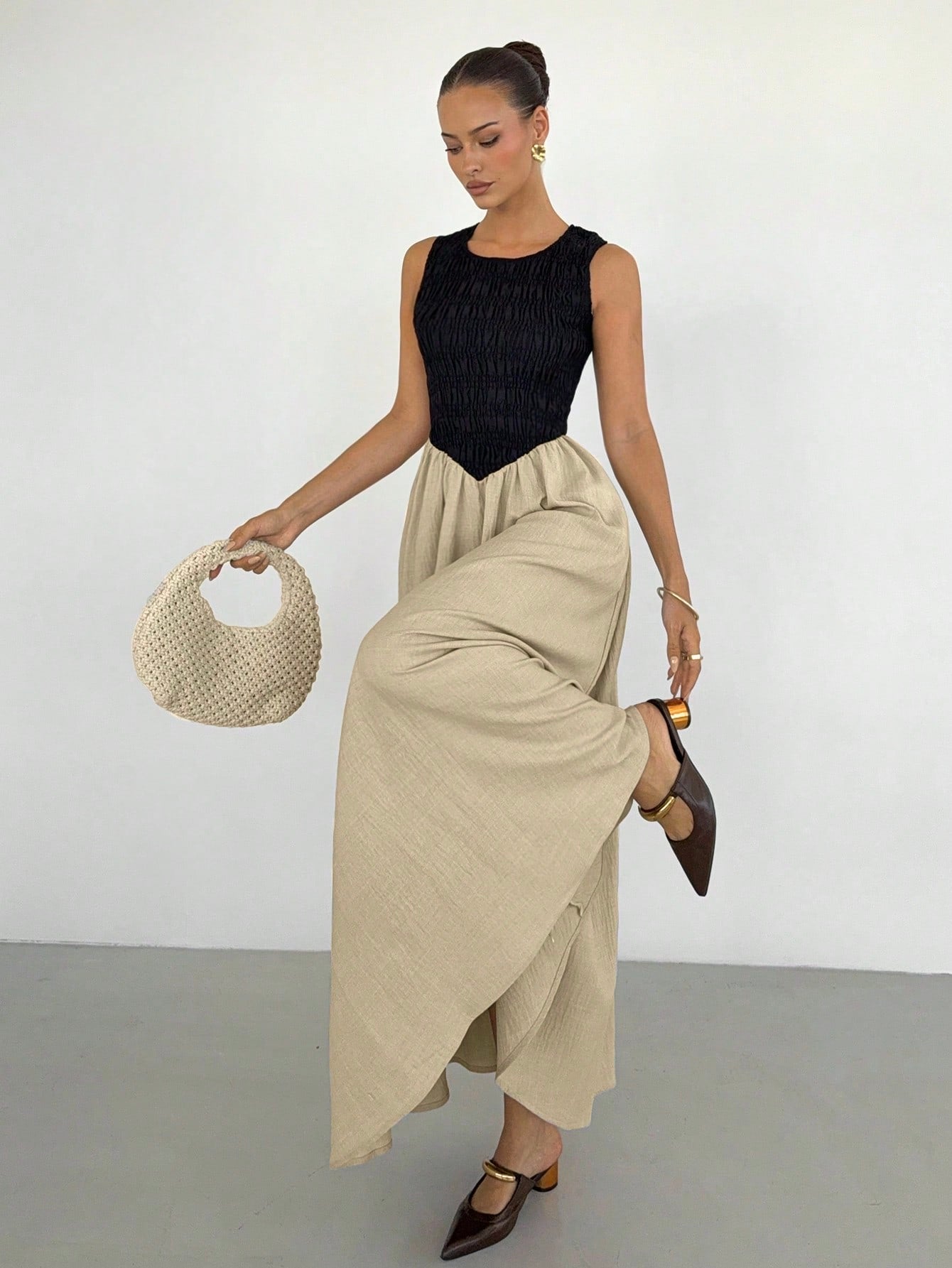 Siren Gaze Summer Elegant Sexy Tropical Jamaican Maxi Dress For Women, Sleeveless Round Neck Smocked Top Flowy Long Dress, Black And Beige Outfits