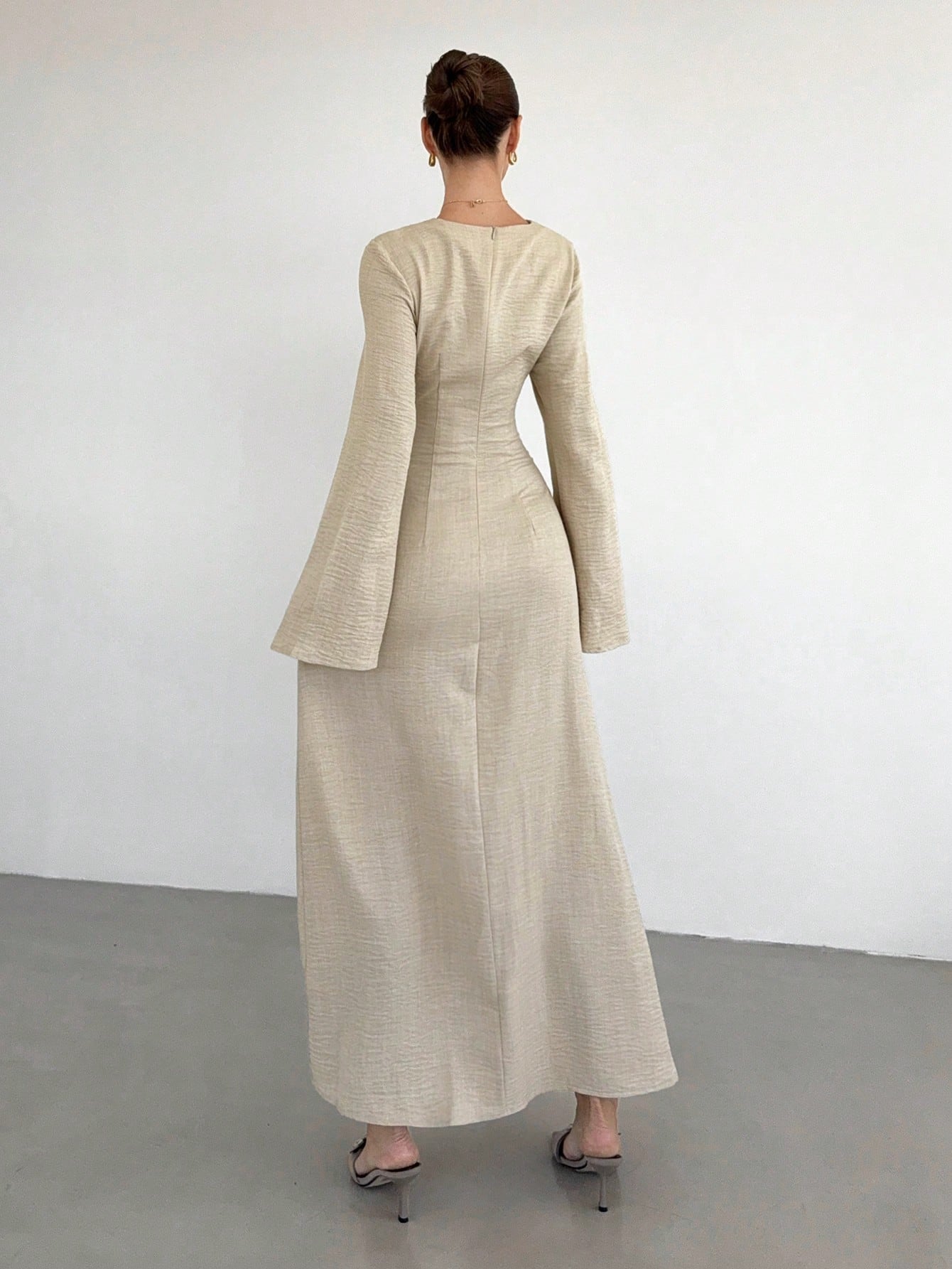 Siren Gaze Women's Elegant Beige Autumn Long Sleeve Dress,Twist Front Metal Buckle Decor Flare Sleeve Modest Maxi Dress For Dining,Formal Evening Party & Wedding