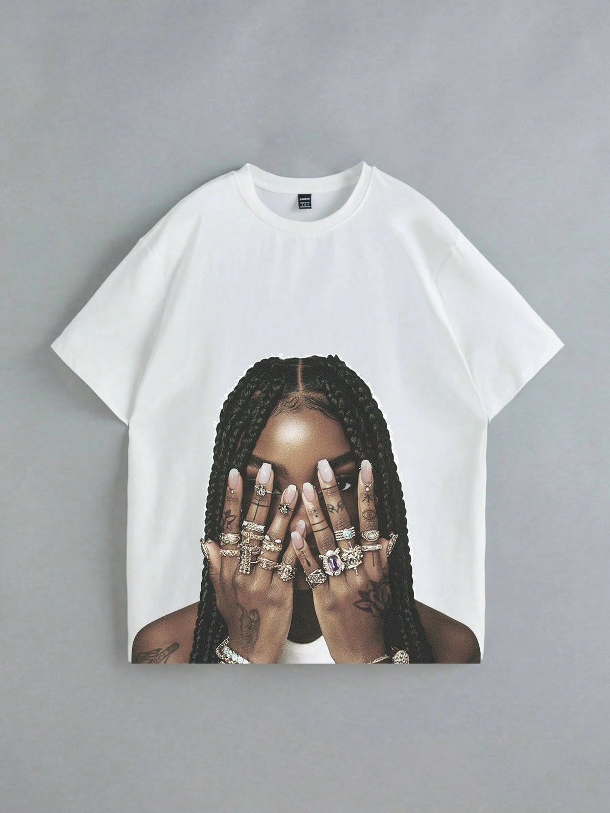Slaydiva Casual Minimalist Round Neck Short Sleeve Loose T-Shirt For Women, Suitable For Street, Hip Hop Portrait Print, Suitable For Black Hip Hop
