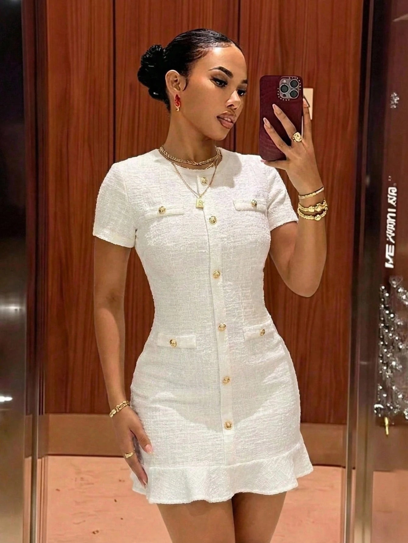 Slaydiva Off-White Summer Elegant French Brunch Women's Mini Dress Chanty Jacquard Knitted Round-Neck Short-Sleeved Fake Front Ruffle Hem With Metal Buckle