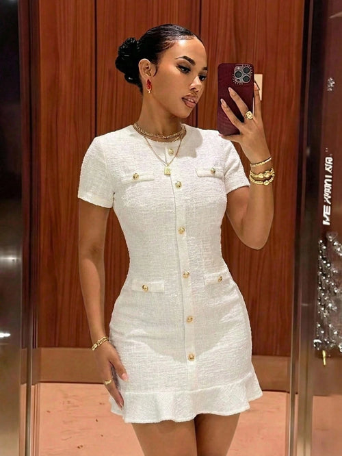 Slaydiva Off-White Summer Elegant French Brunch Women's Mini Dress Chanty Jacquard Knitted Round-Neck Short-Sleeved Fake Front Ruffle Hem With Metal Buckle