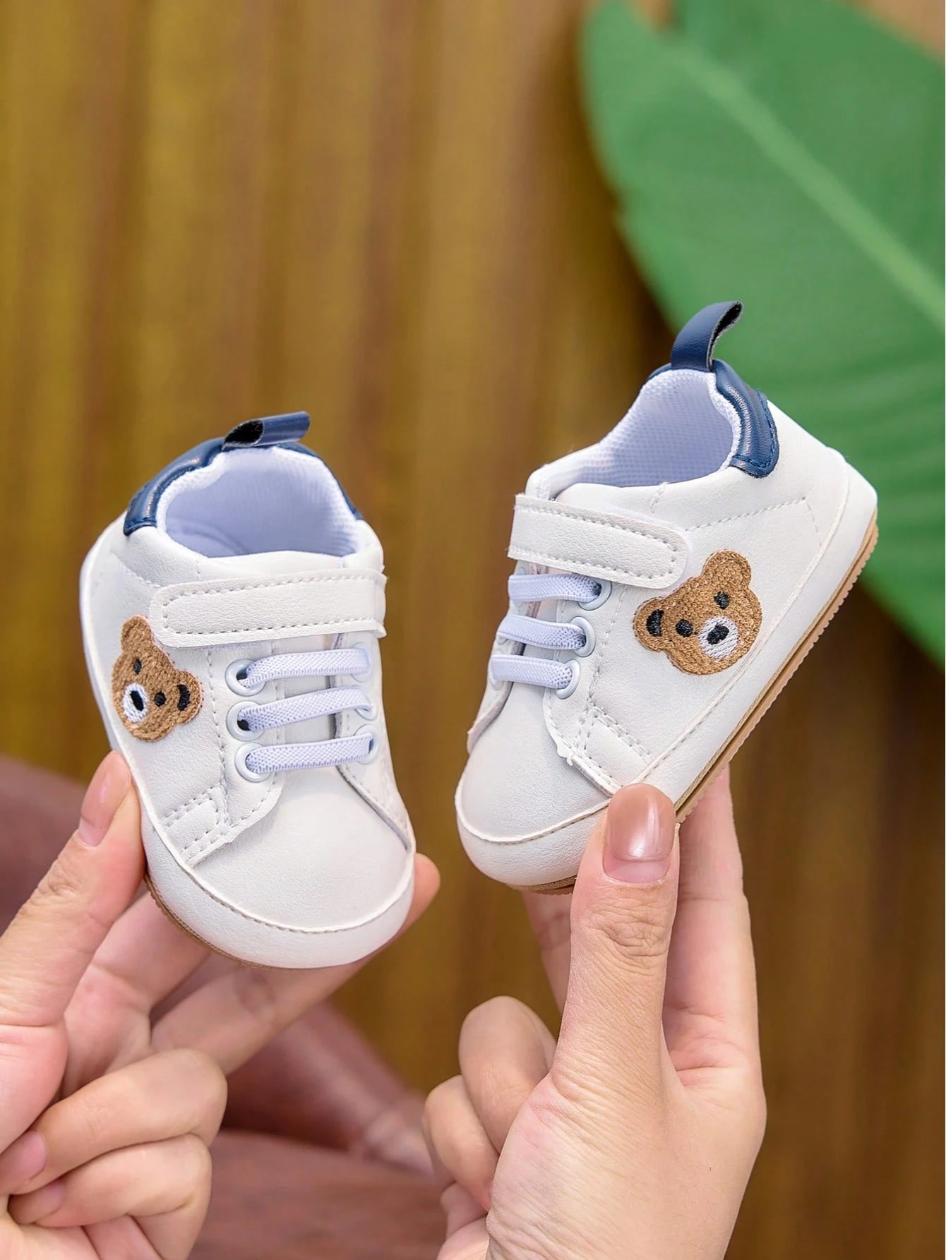 Soft Bottom Casual Infant Sports Shoes, Hook And Loop Closure, Toddler Shoes For 0-1 Year Old Boys & Girls, Suitable For Spring, Summer, Autumn, Winter, 0-6-12 Months, Soft Newborn Little White Shoes