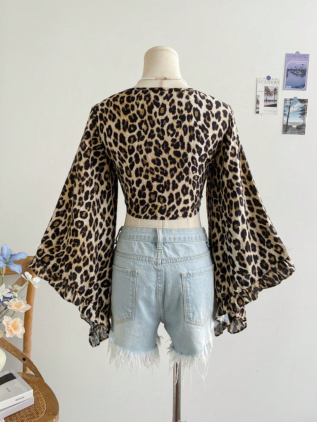Soleia Women's Autumn Set Vacation Casual Tropical Vacation Tie-Front Flare Sleeve Ruffle Cuff Leopard Print Blouse Vacation Beach White Floral