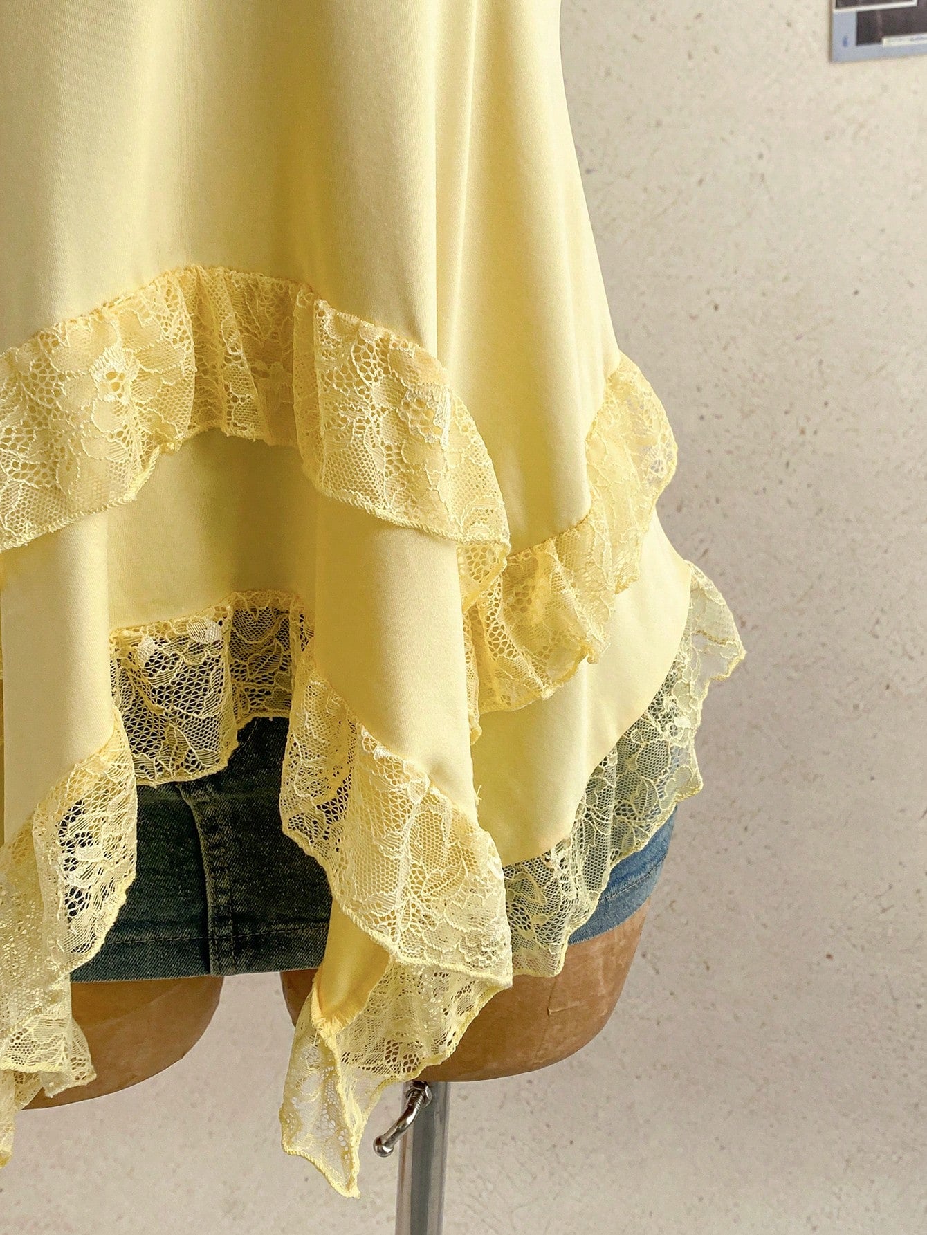 Soleia Women's Solid Color Contrast Lace Asymmetric Hem Camisole Yellow Tops For Women Elegant