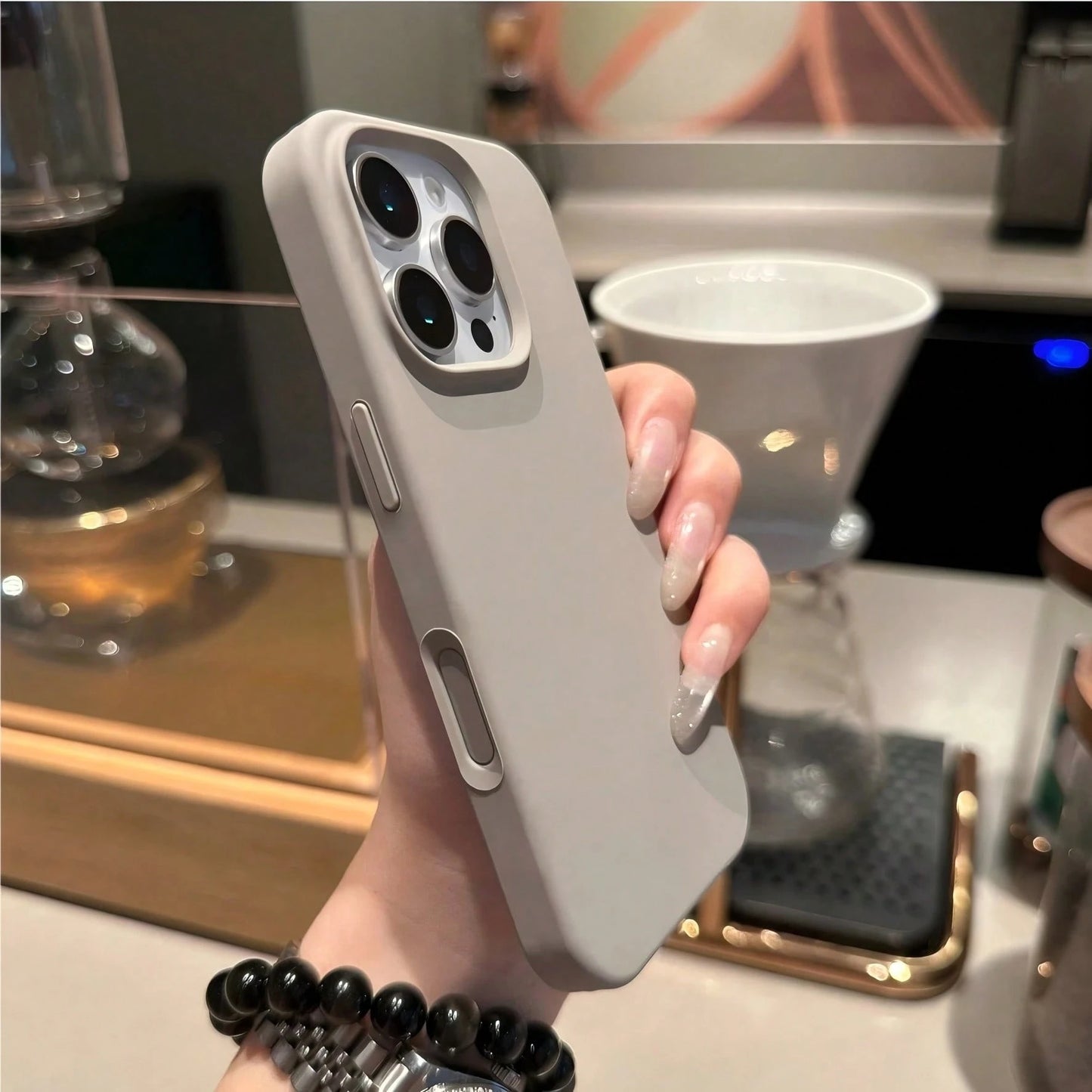 Solid White Silicone Liquid Silicone 3-Layer Full Coverage Soft Rubber Phone Case Shock-Proof Protective Cover With Anti-Scratch Microfiber Lining Compatible With IPhone 17 17 Air 17 Pro 17 Pro Max 13