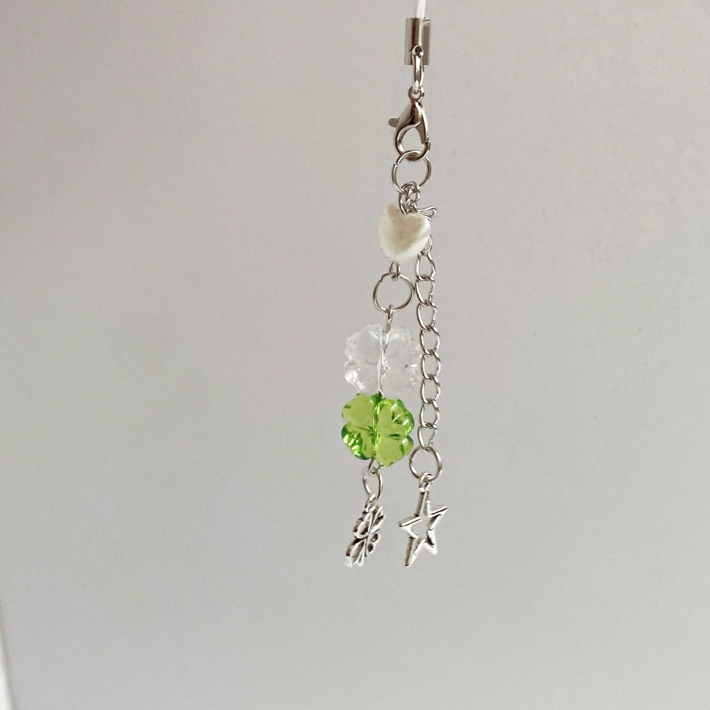 Spring New Y2K Chic Transparent Green Acrylic Clover, Metal Clover, Beaded Heart, Pentagram Chain, Phone Strap/Charm, Creative Design Gifts For Mother, Family, Friends, Birthday, Holiday Phone Charm