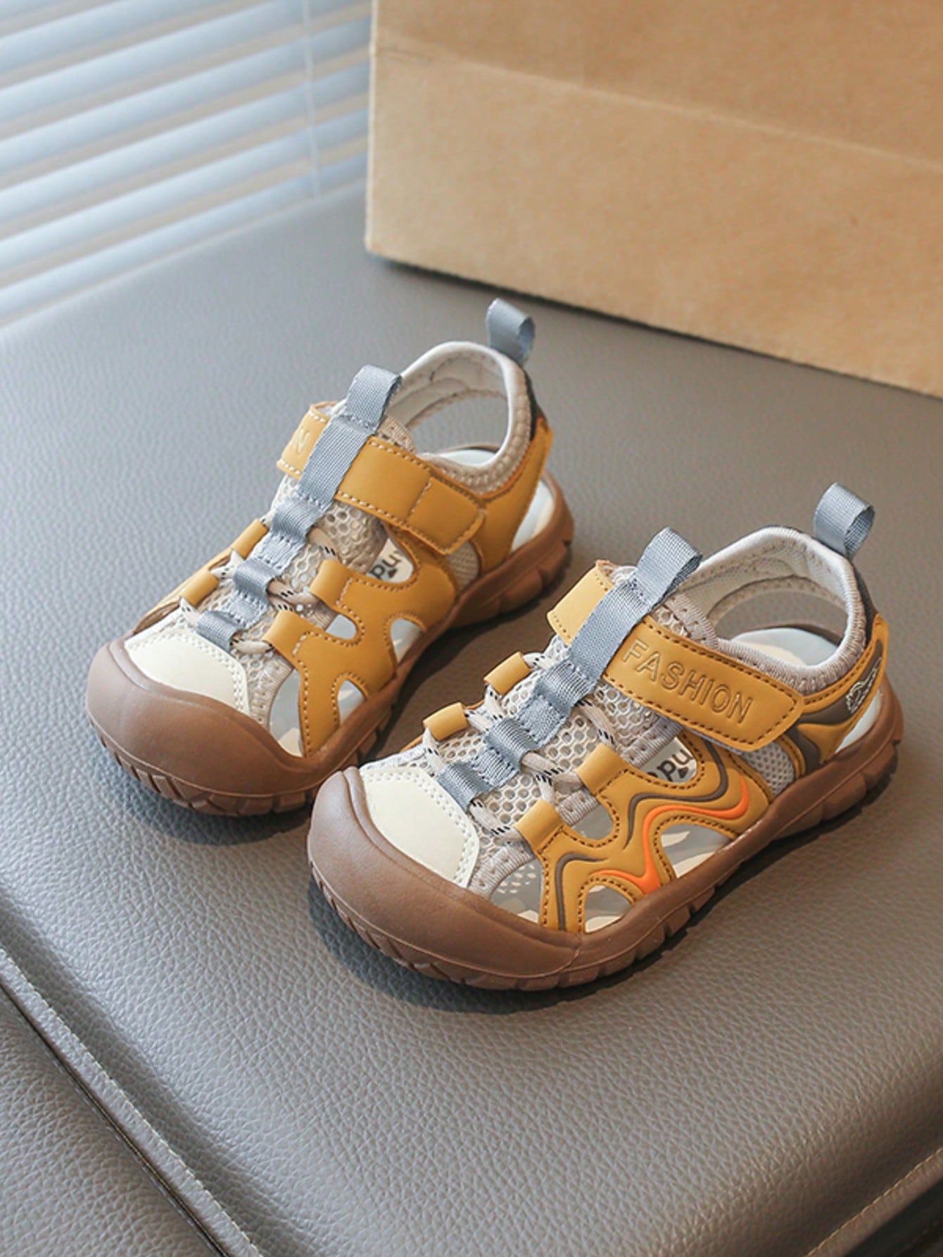 Summer Closed-Toe Soft Sole Casual Fashion Versatile Beach Sandals Breathable Outdoor Campus Travel Seaside