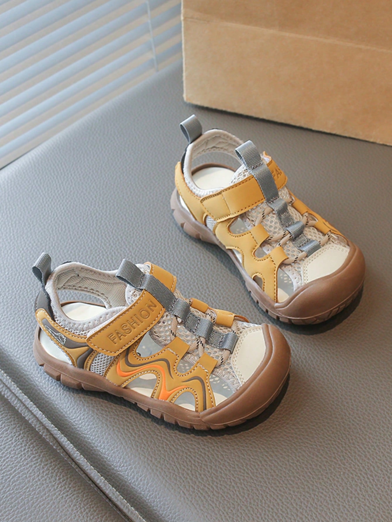 Summer Closed-Toe Soft Sole Casual Fashion Versatile Beach Sandals Breathable Outdoor Campus Travel Seaside