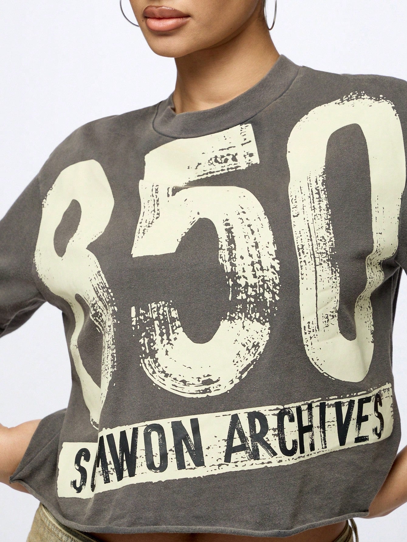 SUMWON WOMEN Oversized Urban Street Style Graphic T Shirt With Number Print Statement Tee Distressed Vintage Washed Cool Design Festival Concert Casual Wear