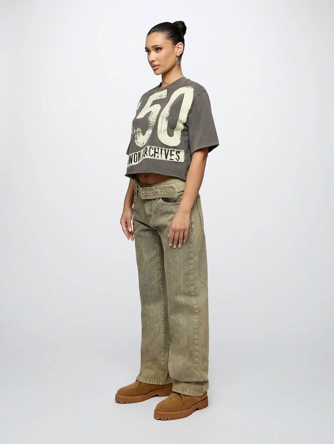 SUMWON WOMEN Oversized Urban Street Style Graphic T Shirt With Number Print Statement Tee Distressed Vintage Washed Cool Design Festival Concert Casual Wear