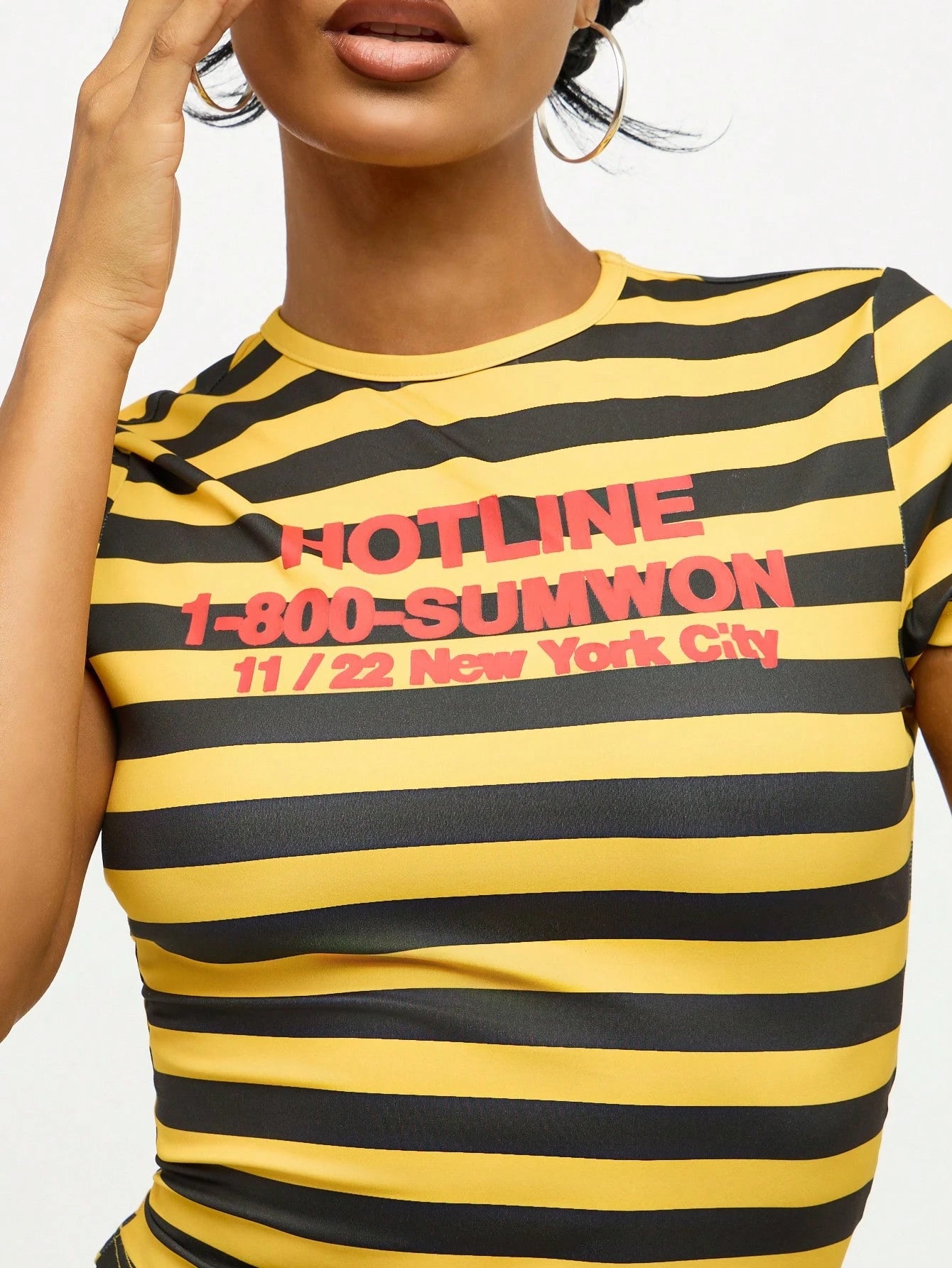SUMWON WOMEN Retro Style Striped Crop T-Shirt With Hotline Text Print New York City Statement Fitted Short Sleeve Top Y2K Fashion Streetwear