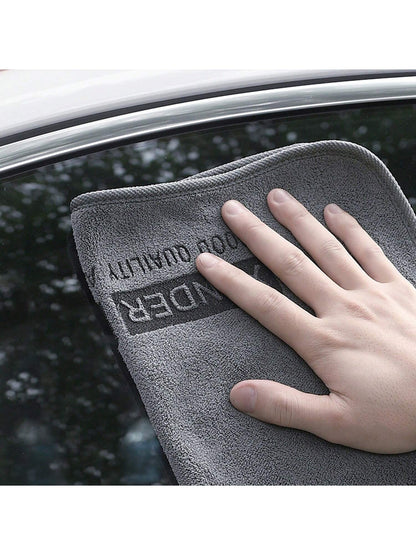 Super Absorbent, Non-Shedding Short Plush Car Wash Towel, Thick Cloth For Car Cleaning (Random Letter Pattern Based On Production Batch)