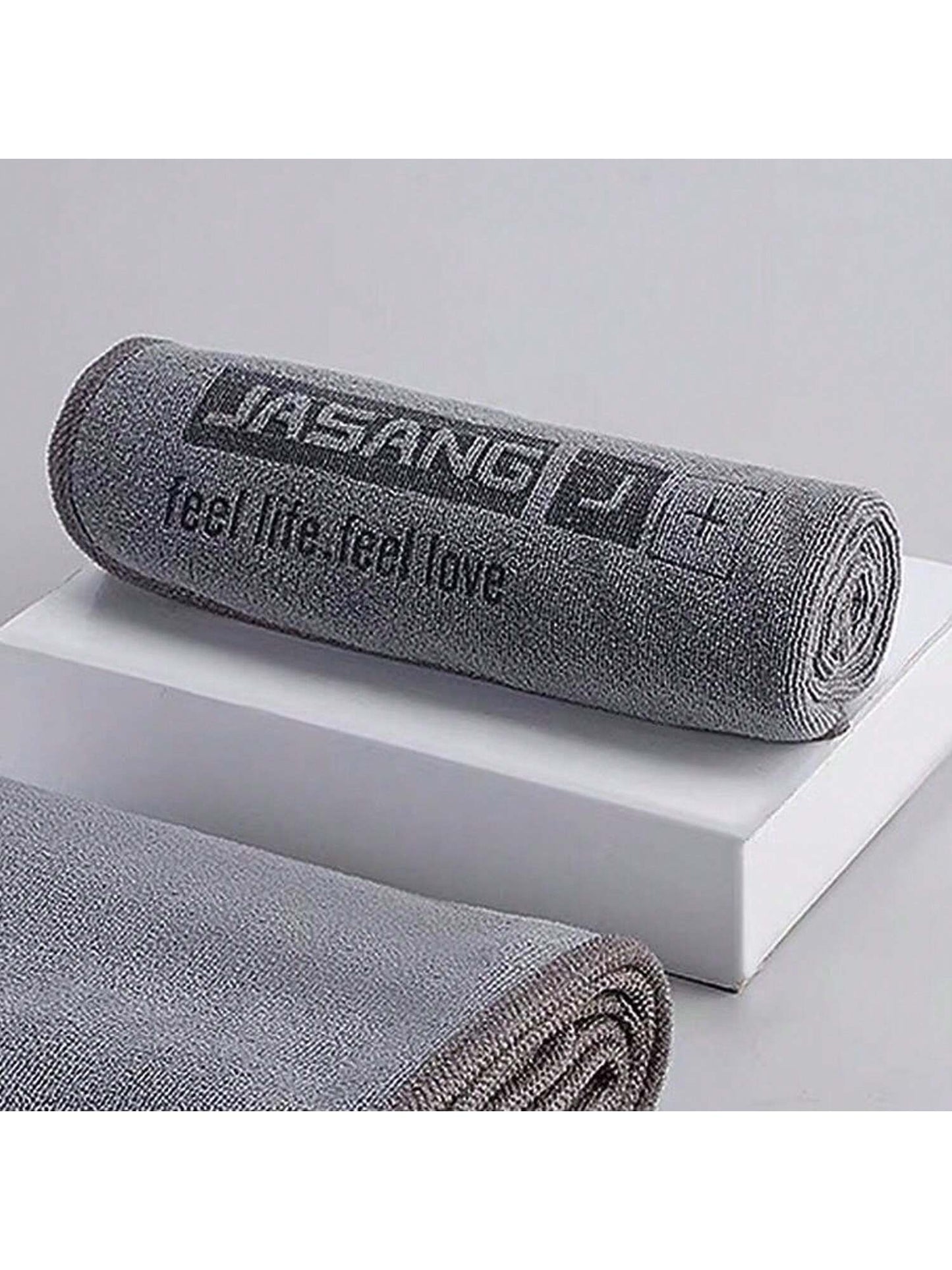 Super Absorbent, Non-Shedding Short Plush Car Wash Towel, Thick Cloth For Car Cleaning (Random Letter Pattern Based On Production Batch)