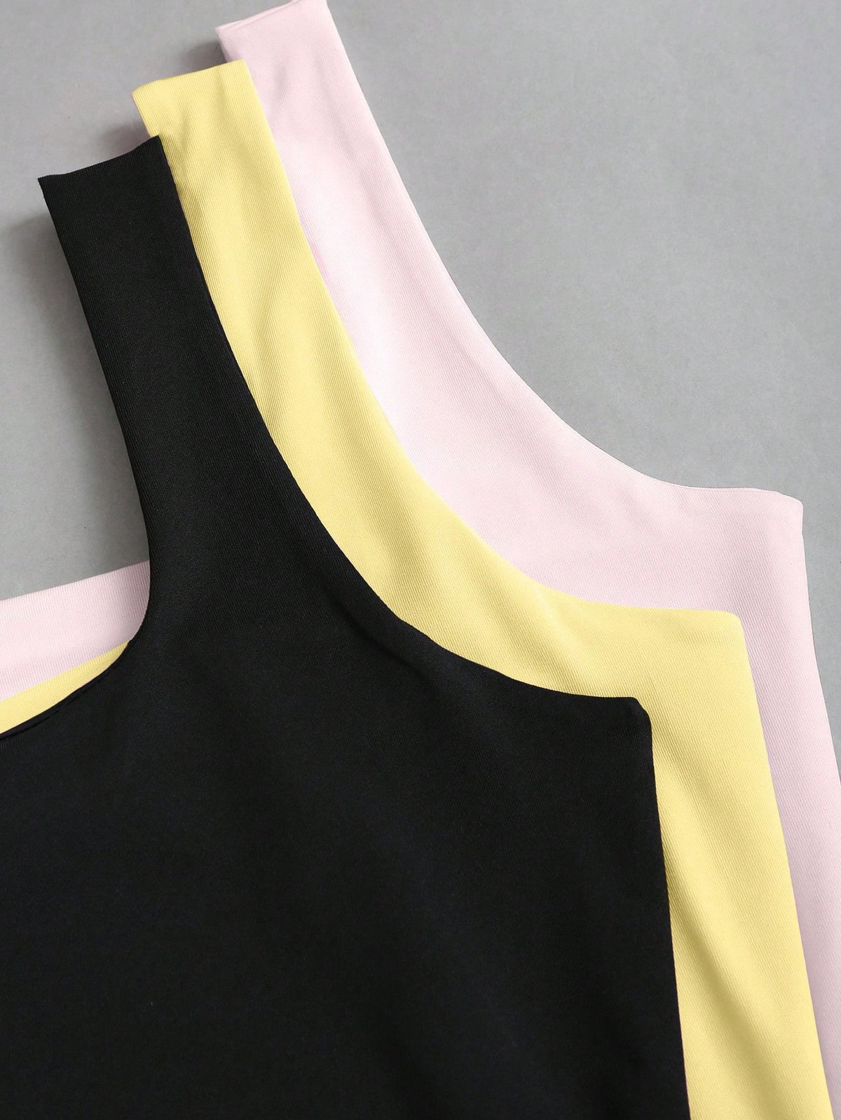 Sweetra Women's Summer Casual Solid Color Tank Top