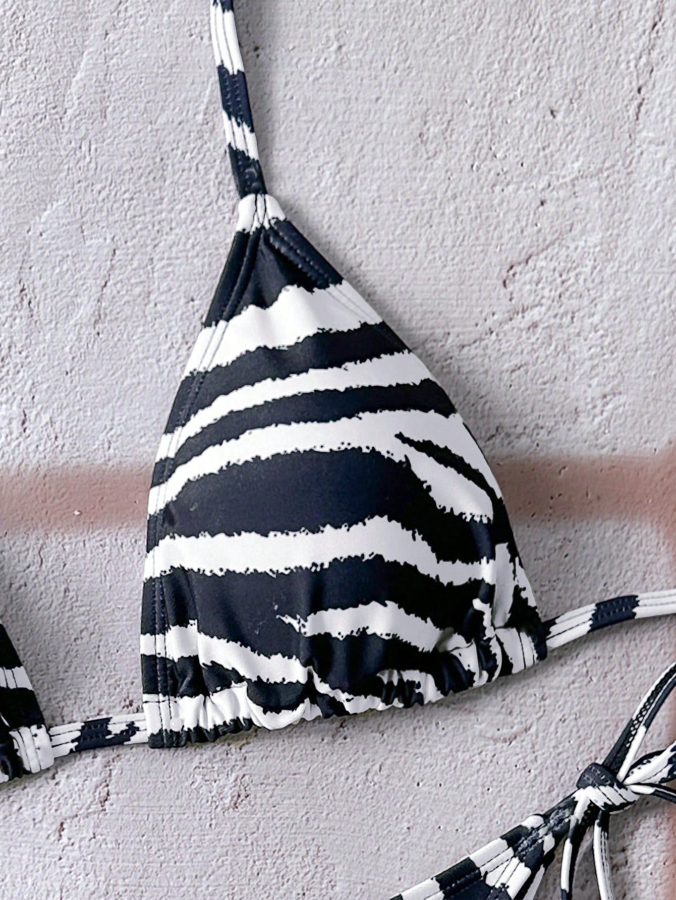 Swim Vcay Women's All-Over Print Halter Twist Front Bikini Set Zebra Print Bikini Animal Print Bathing Suit Tie Bikini Set Bathing Suit Sets Stripe Bikini